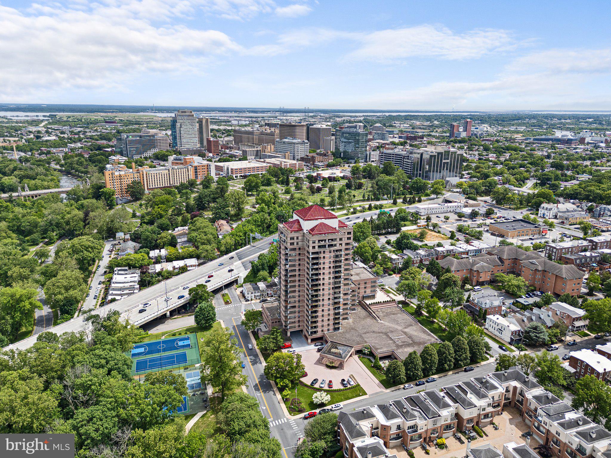 PARK PLAZA - Residential