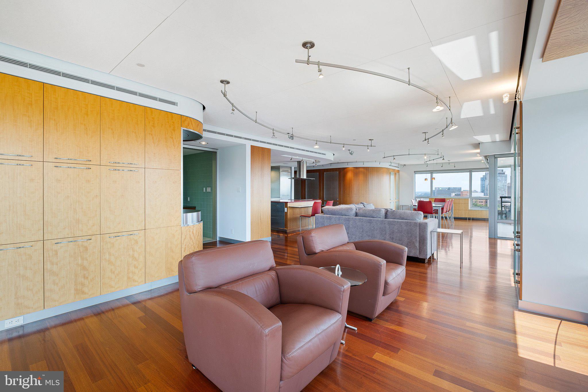 PARK PLAZA - Residential