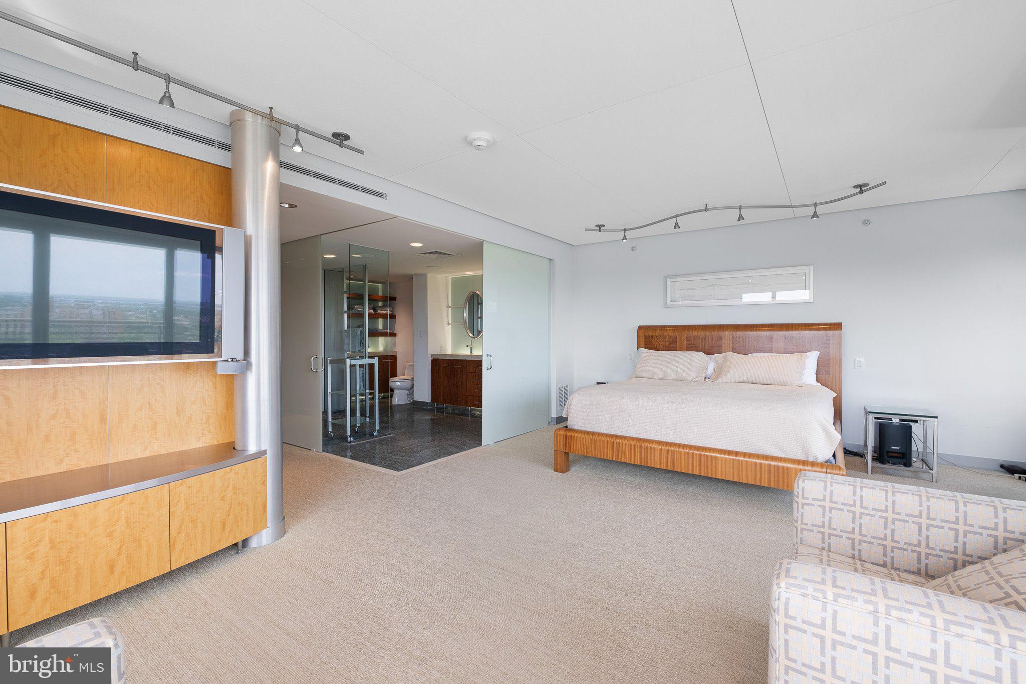 PARK PLAZA - Residential