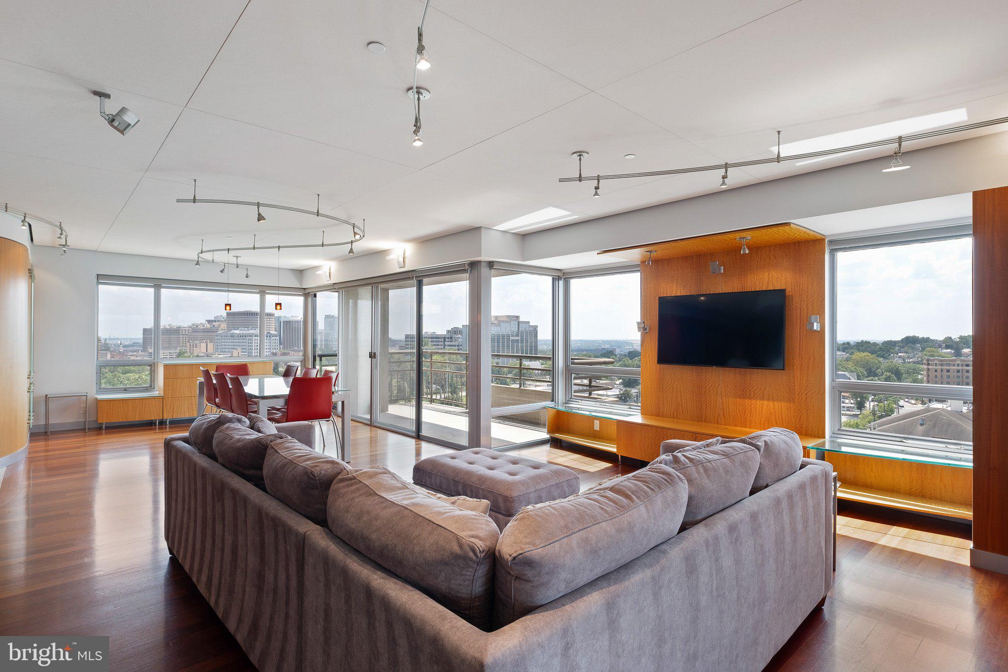 PARK PLAZA - Residential