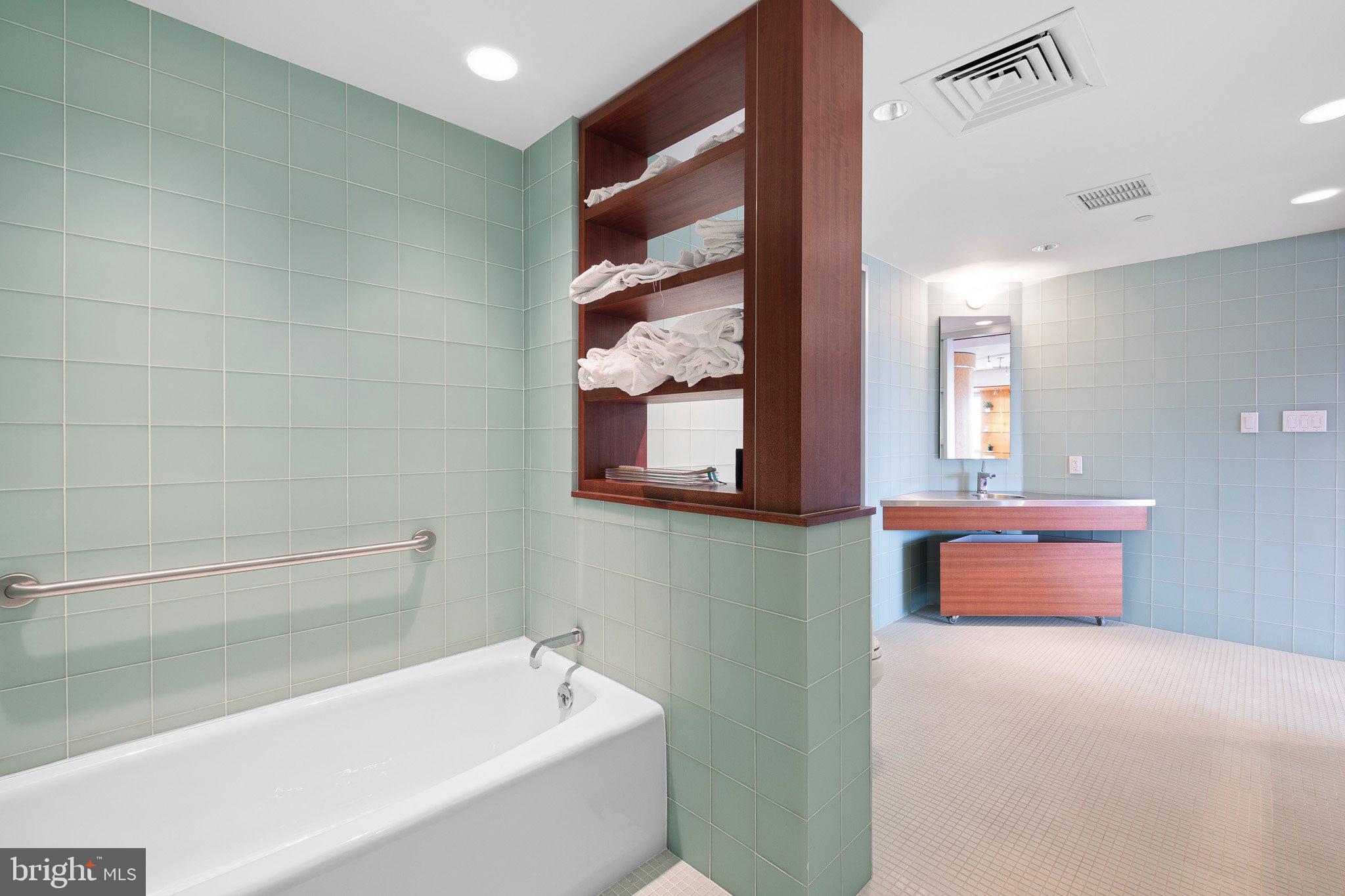 PARK PLAZA - Residential