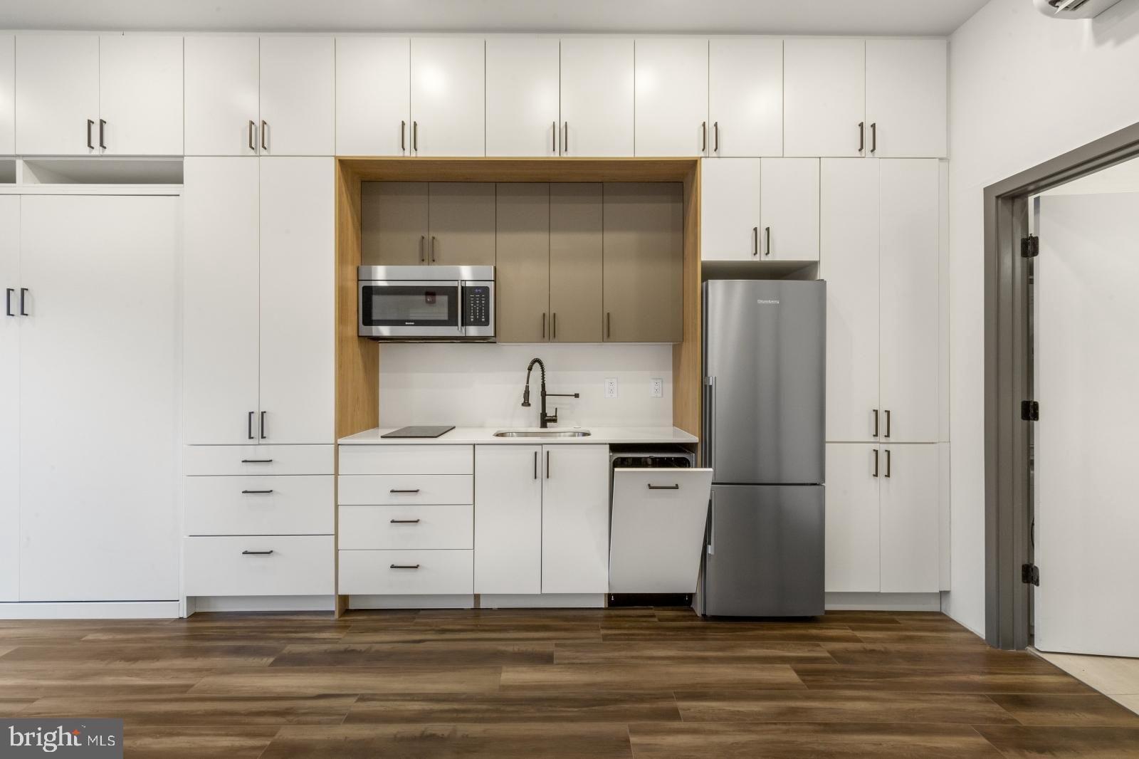 EAST KENSINGTON - Residential Lease