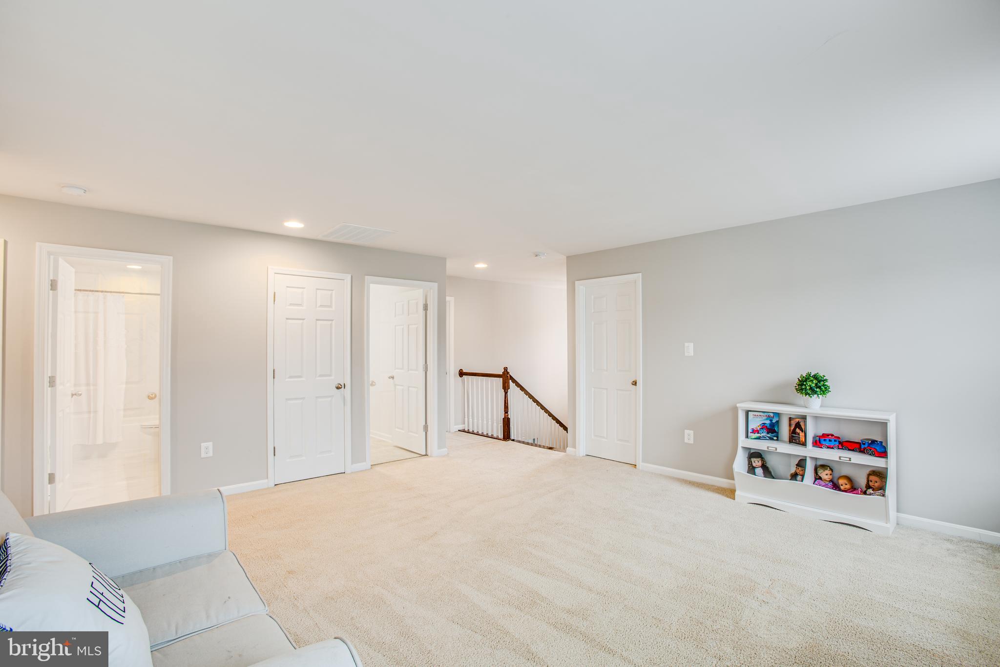 SHELTON WOODS - Residential