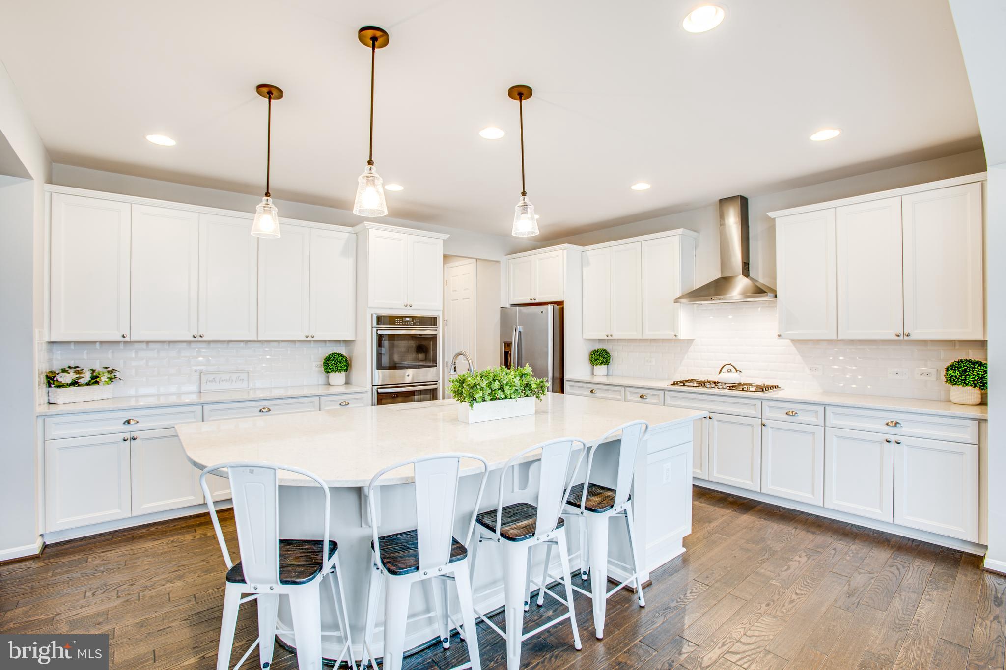 SHELTON WOODS - Residential