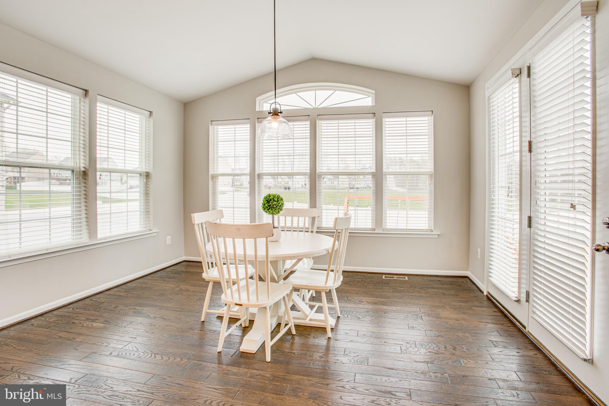 SHELTON WOODS - Residential