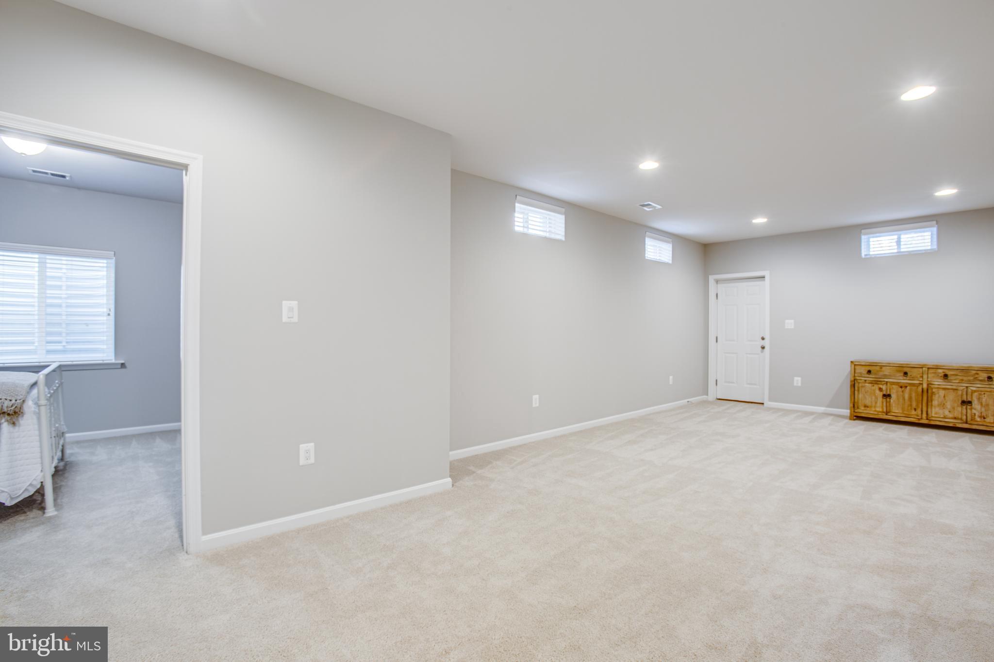 SHELTON WOODS - Residential