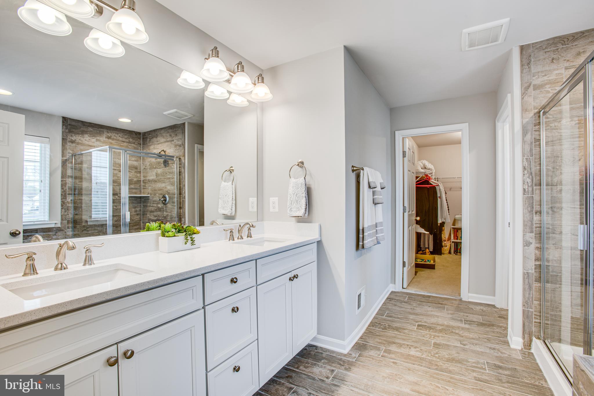 SHELTON WOODS - Residential