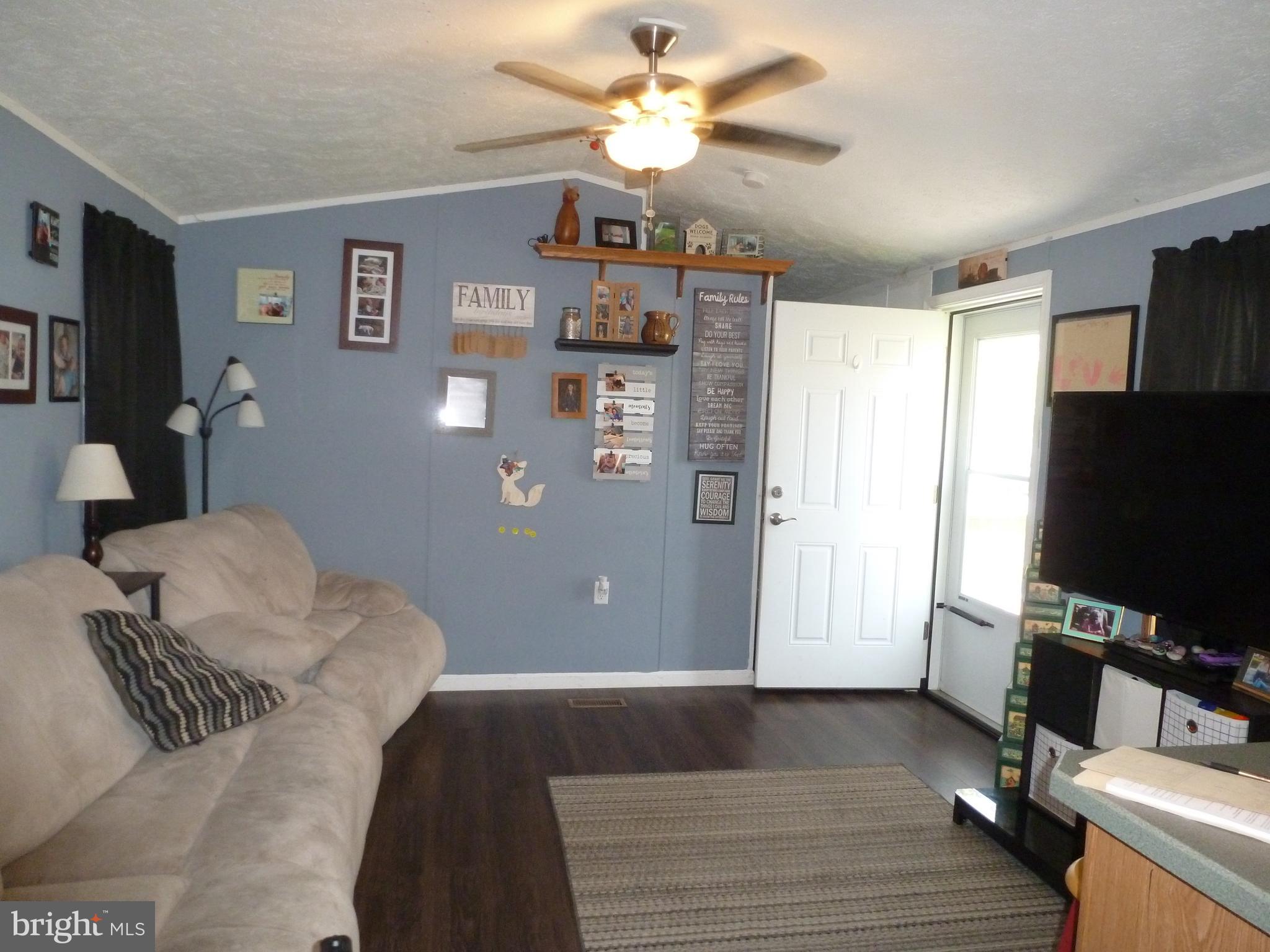 COUNTRY VIEW - Residential