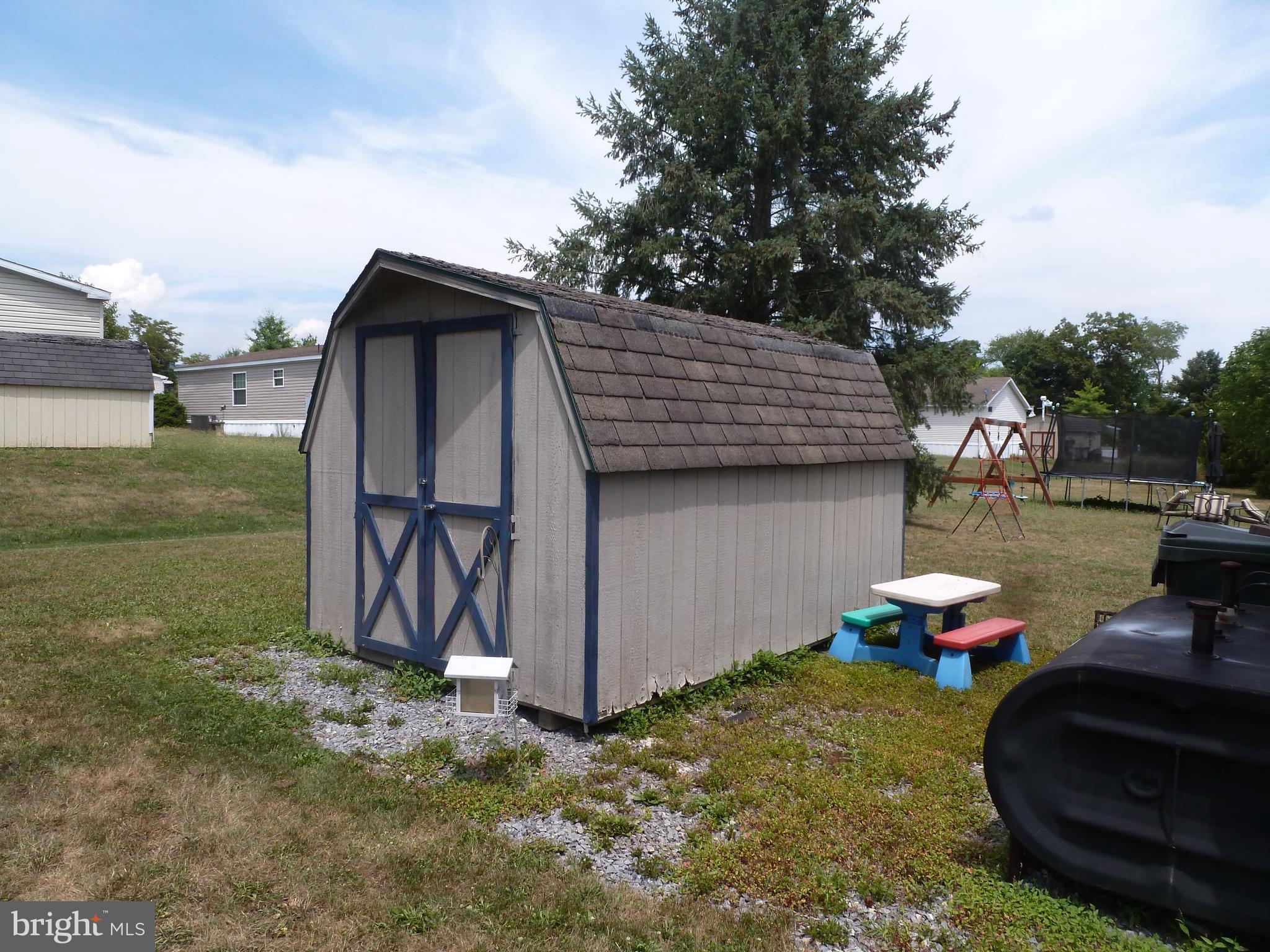 COUNTRY VIEW - Residential
