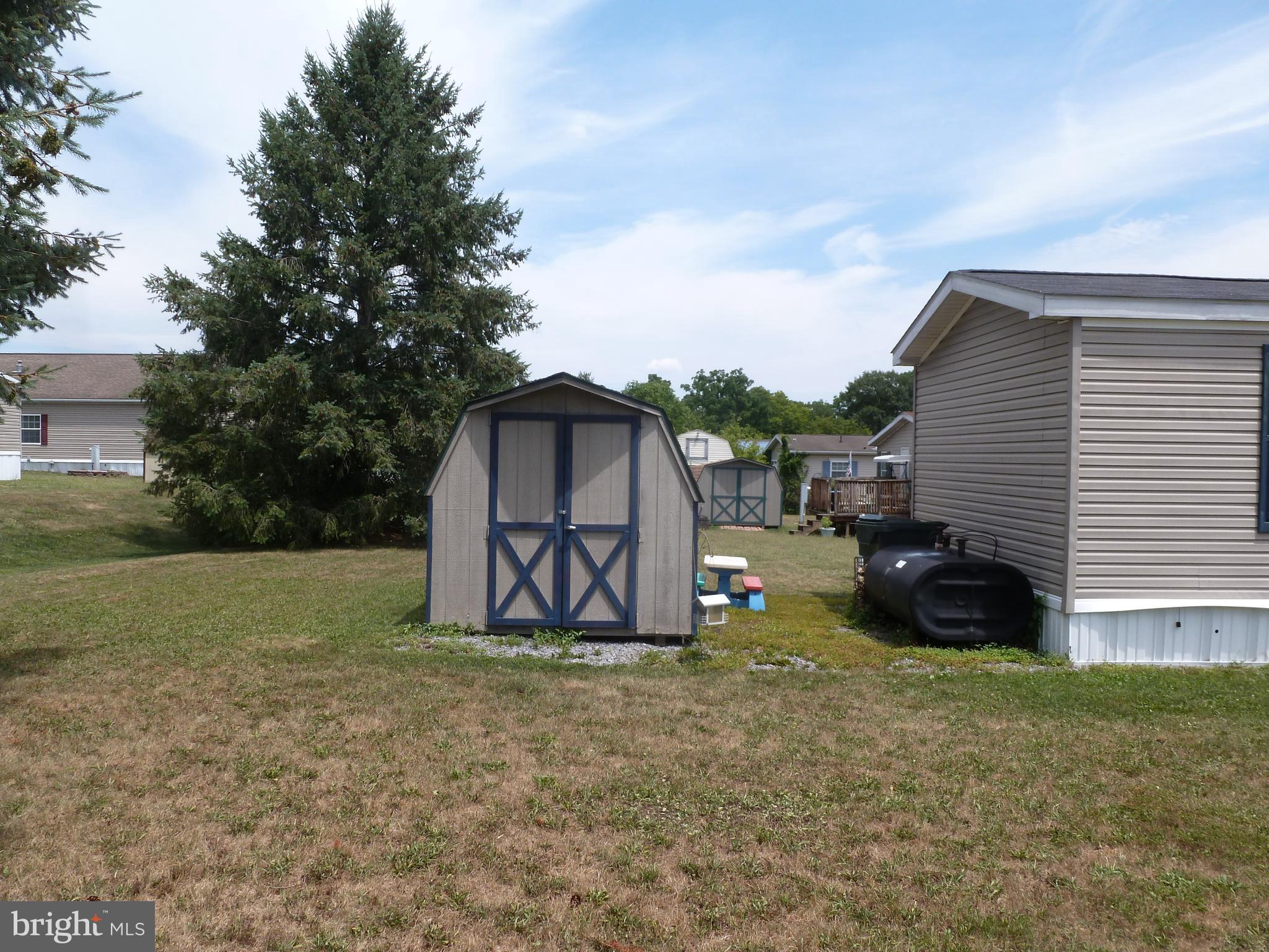 COUNTRY VIEW - Residential