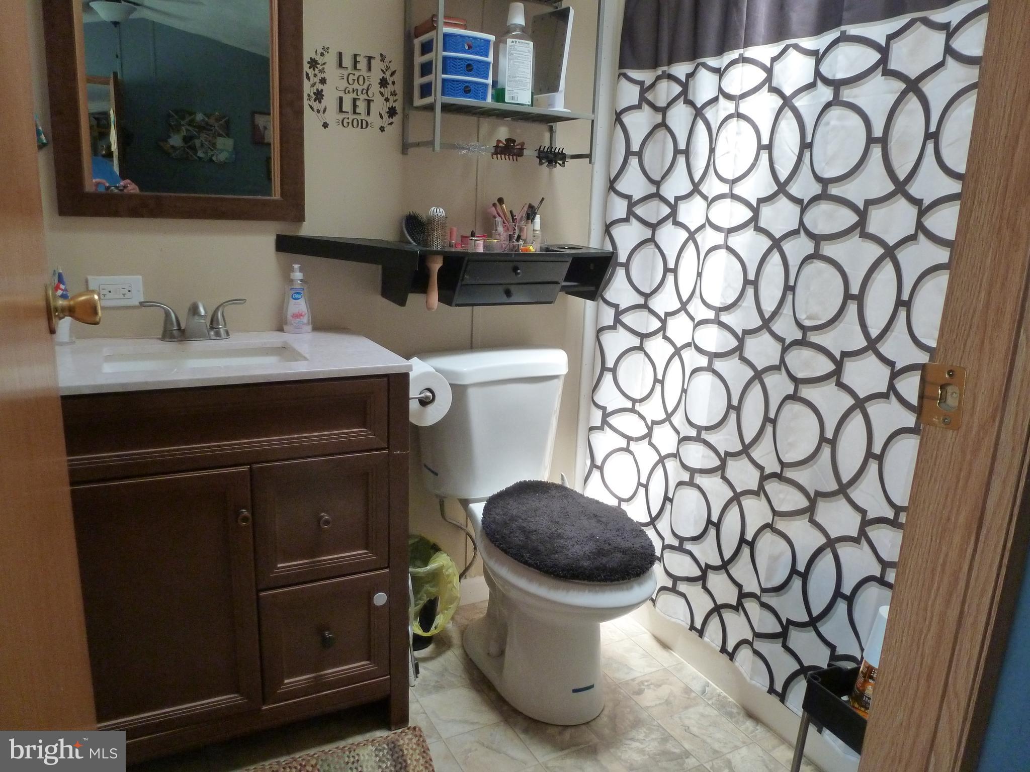 COUNTRY VIEW - Residential