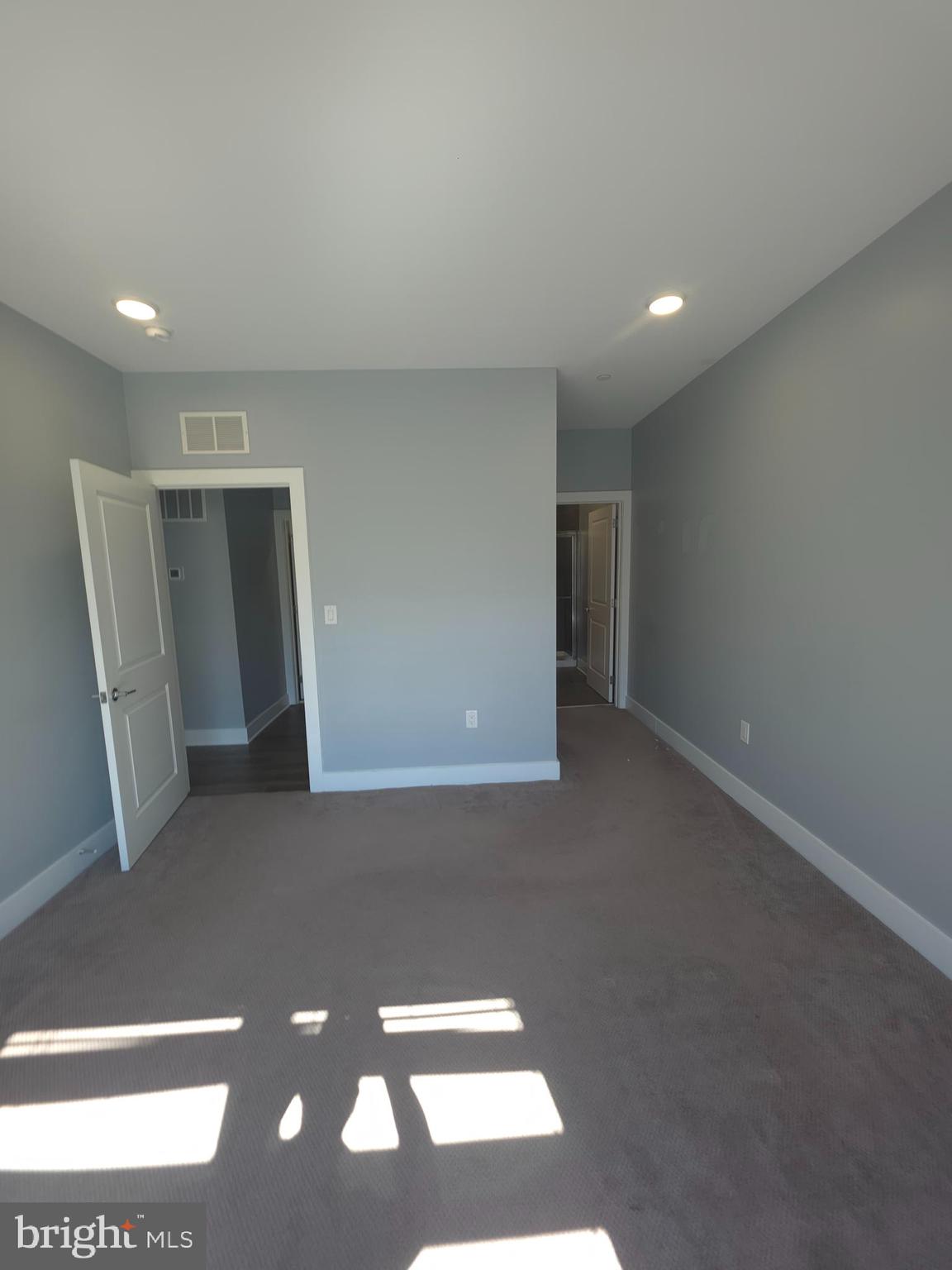 MANTUA - Residential Lease