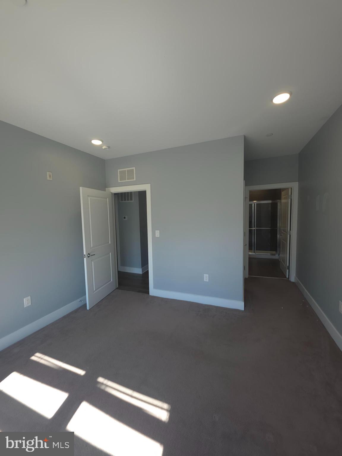 MANTUA - Residential Lease