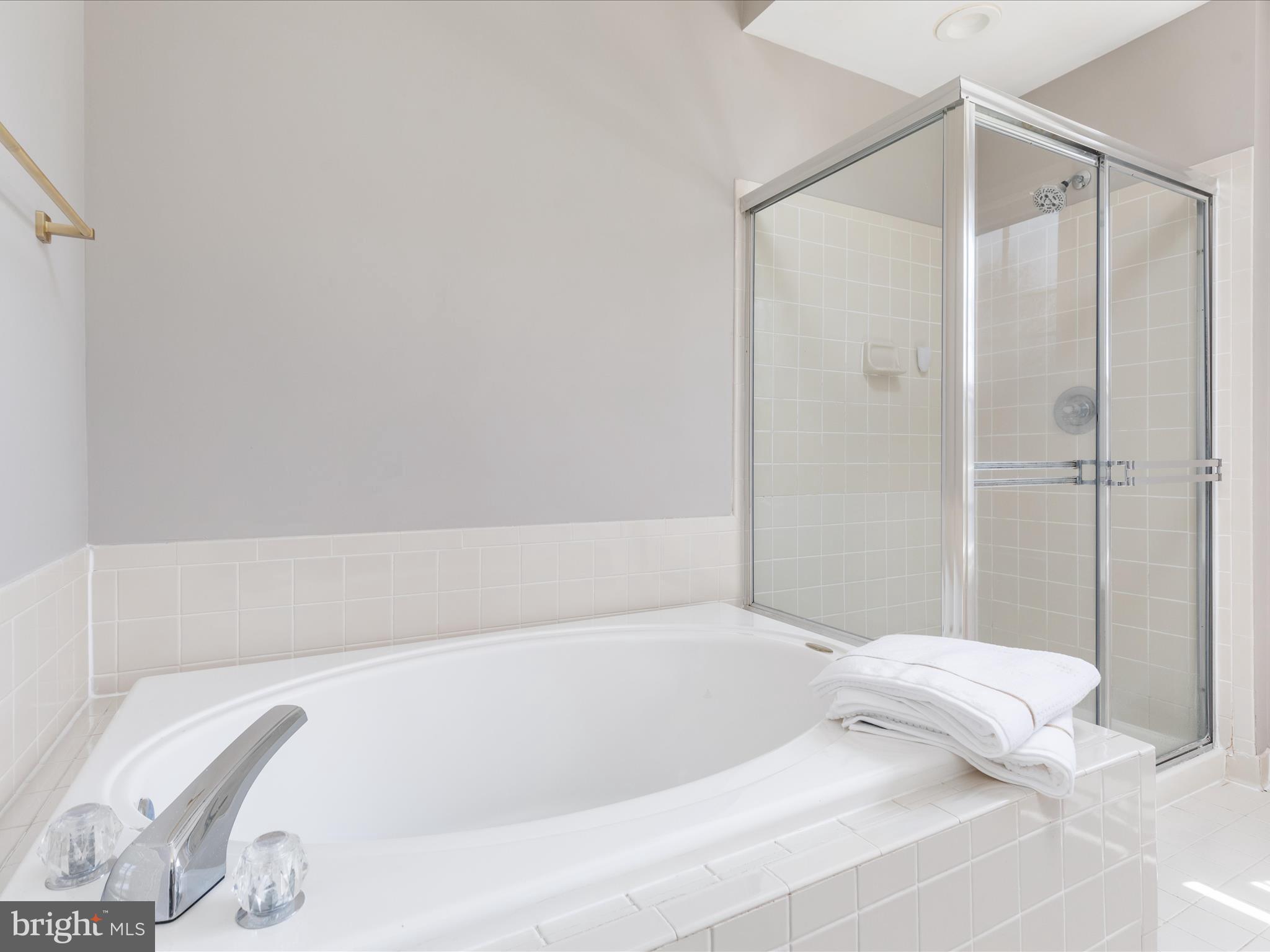 BURKEWOOD GLENN - Residential