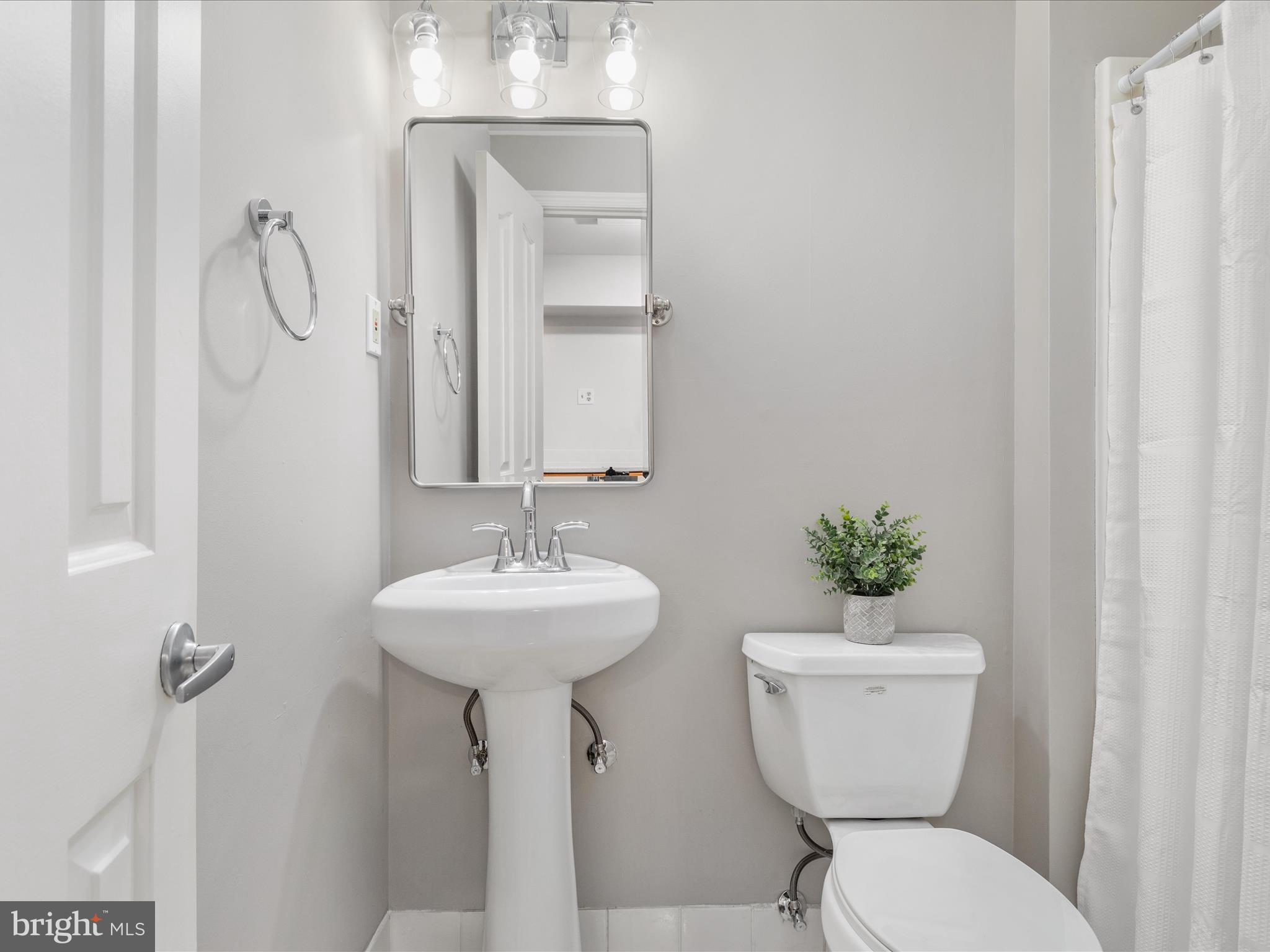 BURKEWOOD GLENN - Residential