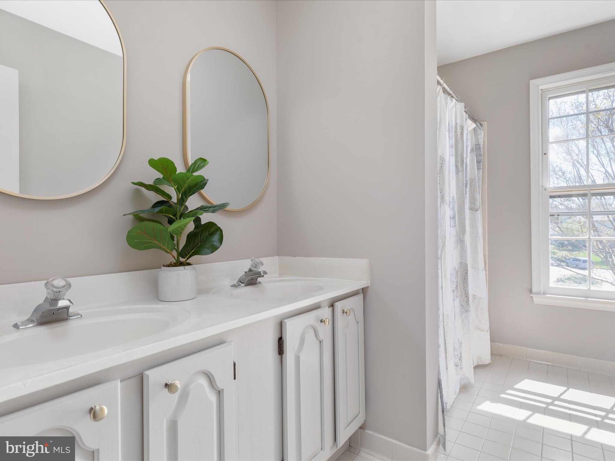 BURKEWOOD GLENN - Residential