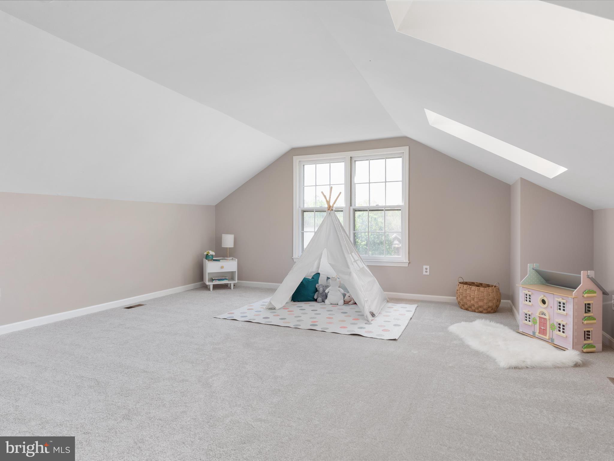 BURKEWOOD GLENN - Residential