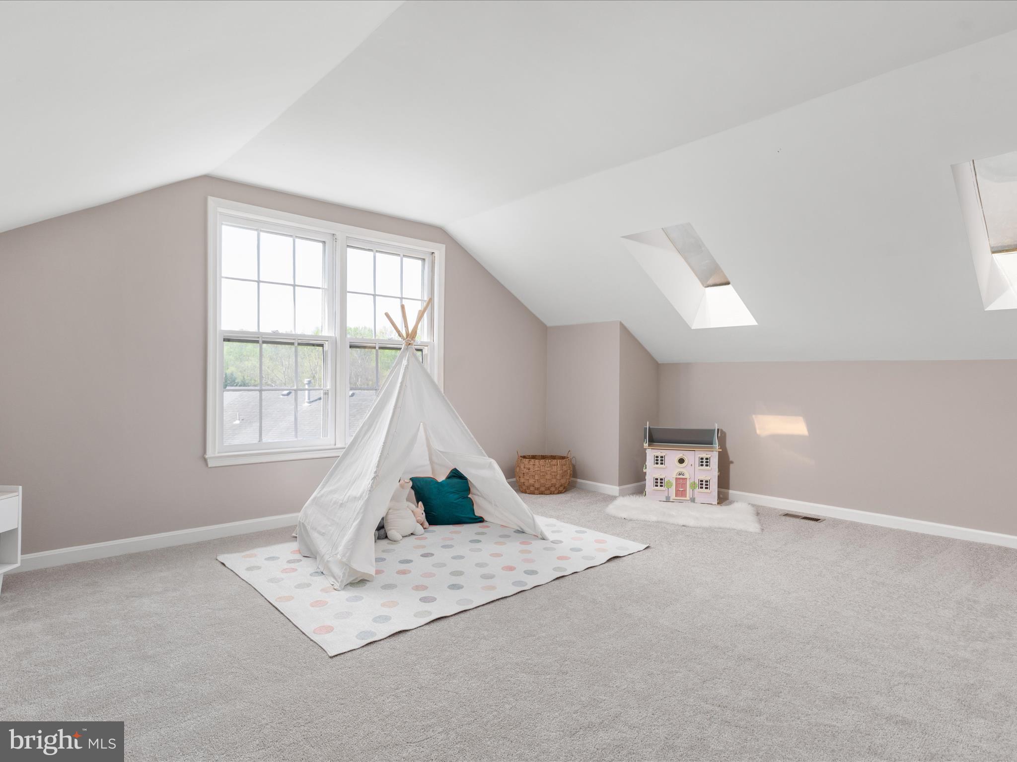 BURKEWOOD GLENN - Residential