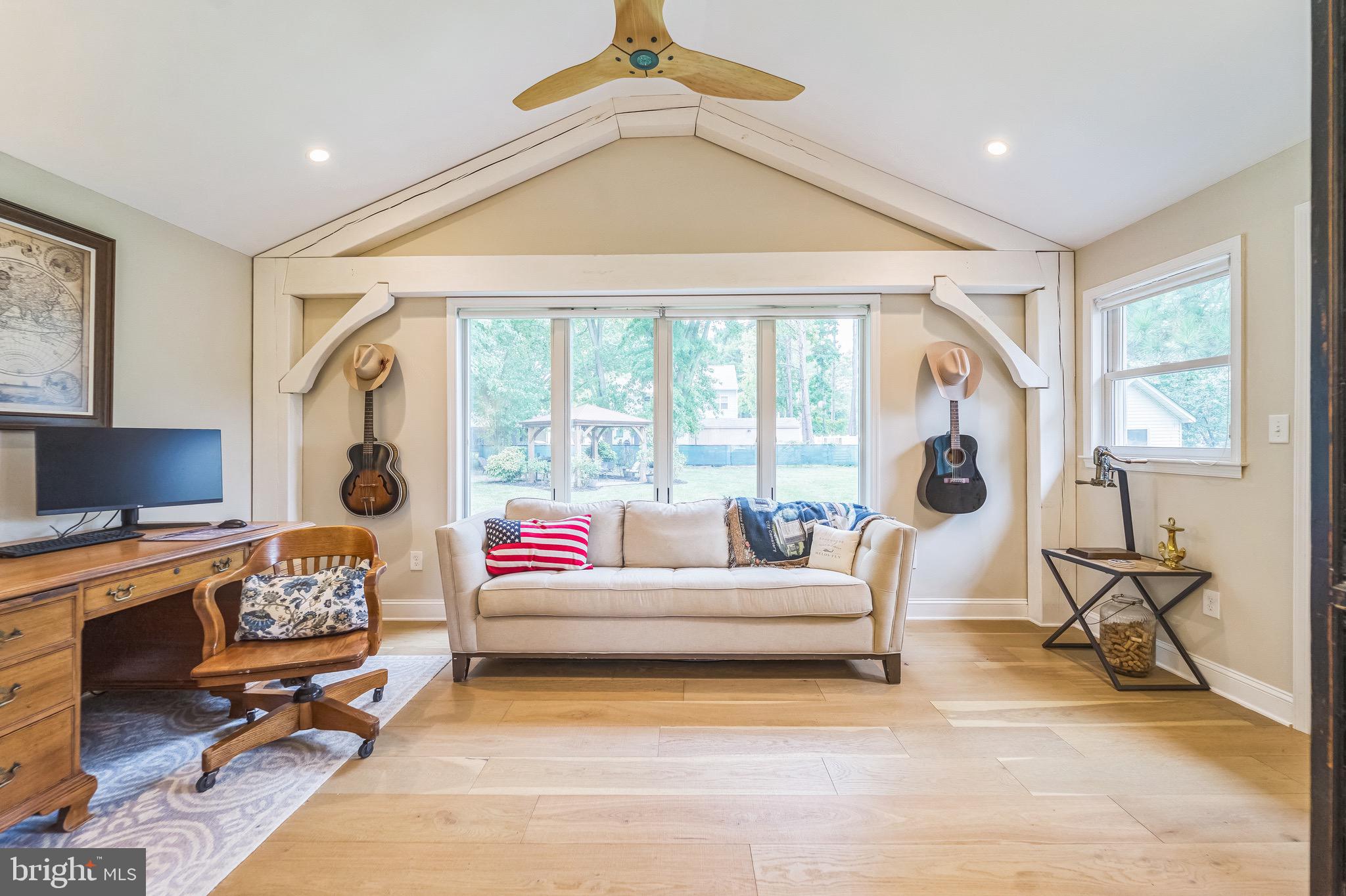 ROMANCOKE ON THE BAY - Residential