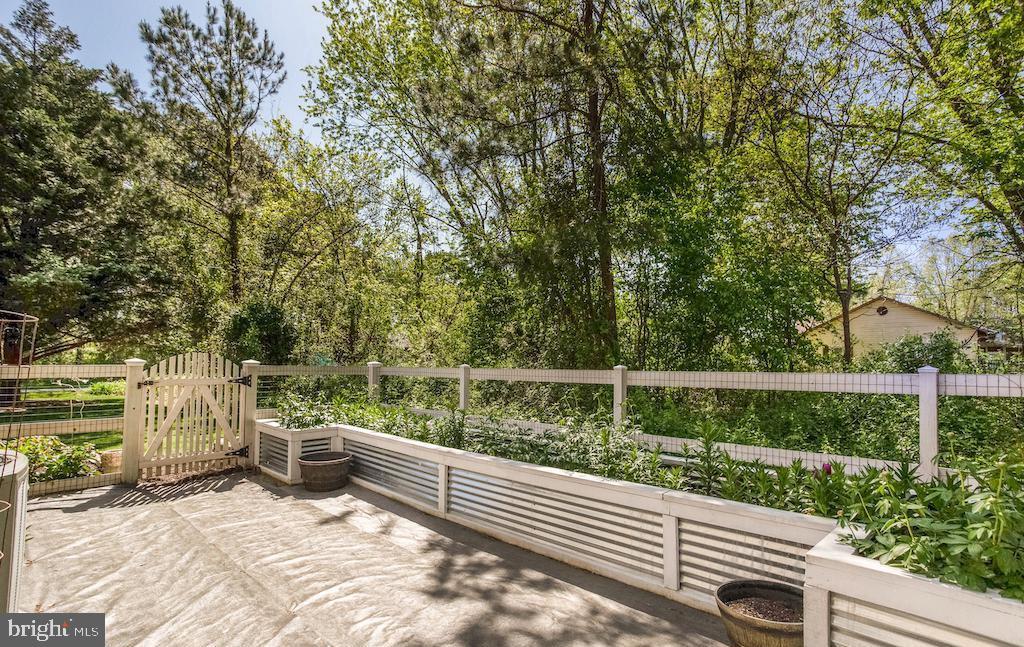 ROMANCOKE ON THE BAY - Residential