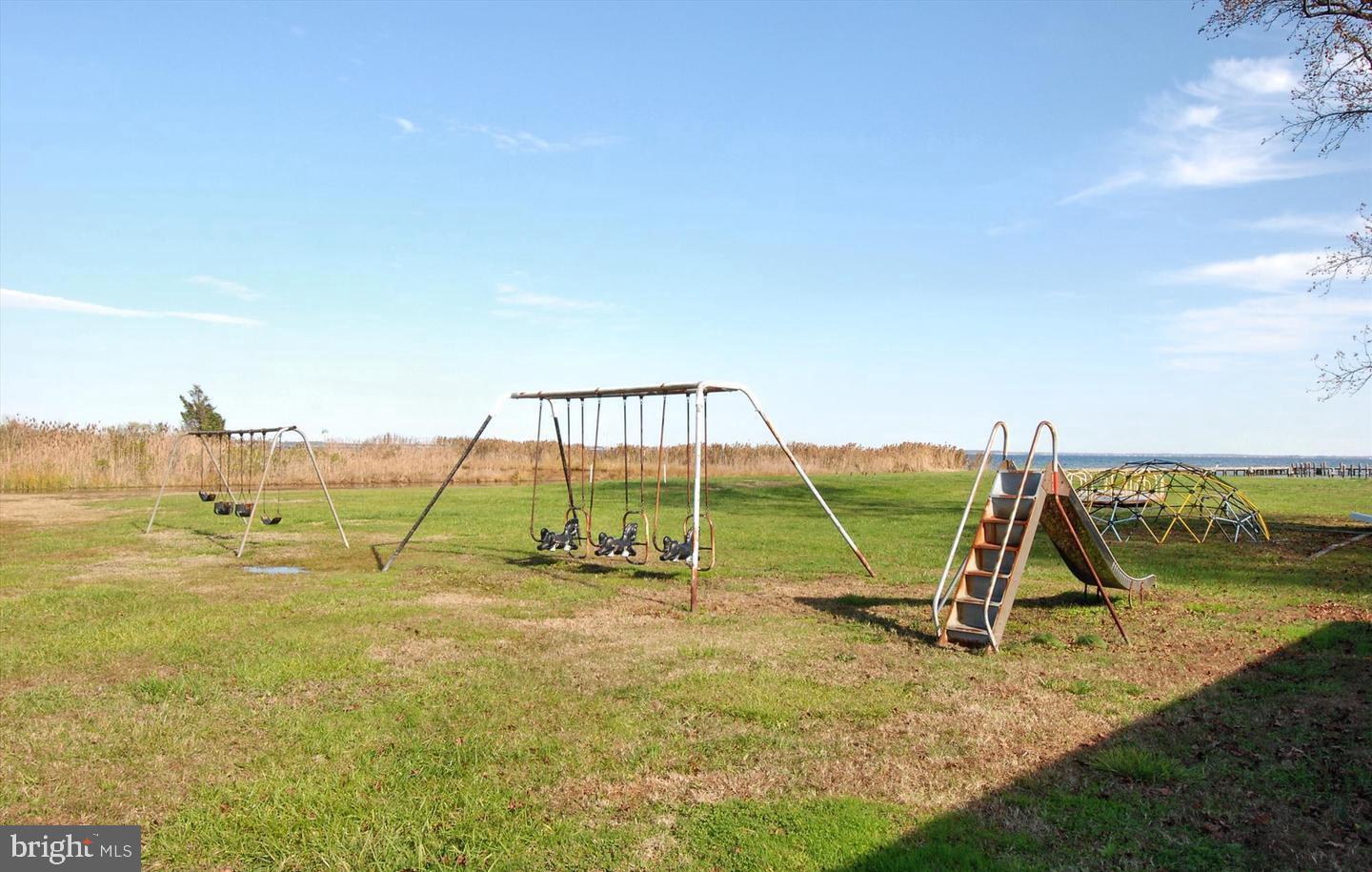 ROMANCOKE ON THE BAY - Residential