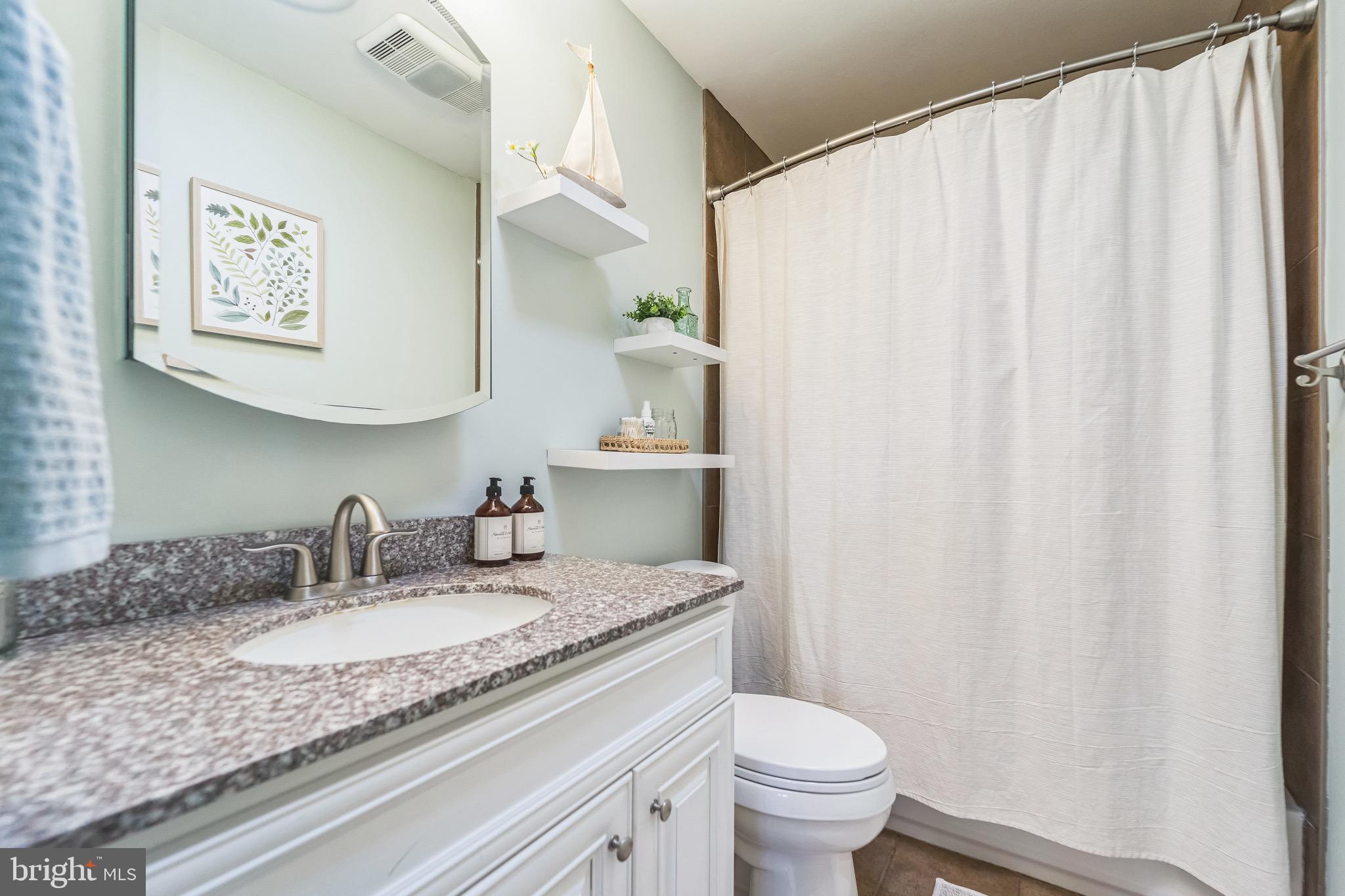 ROMANCOKE ON THE BAY - Residential