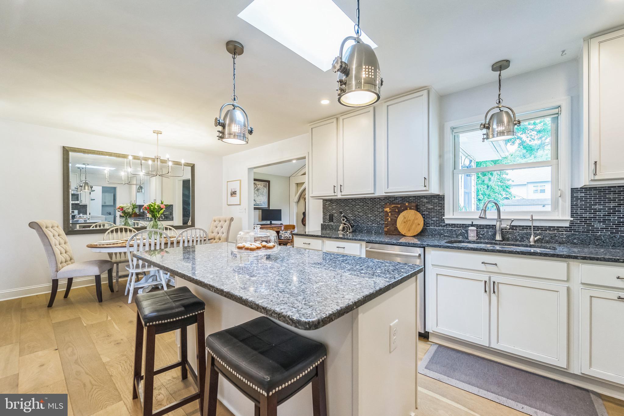 ROMANCOKE ON THE BAY - Residential