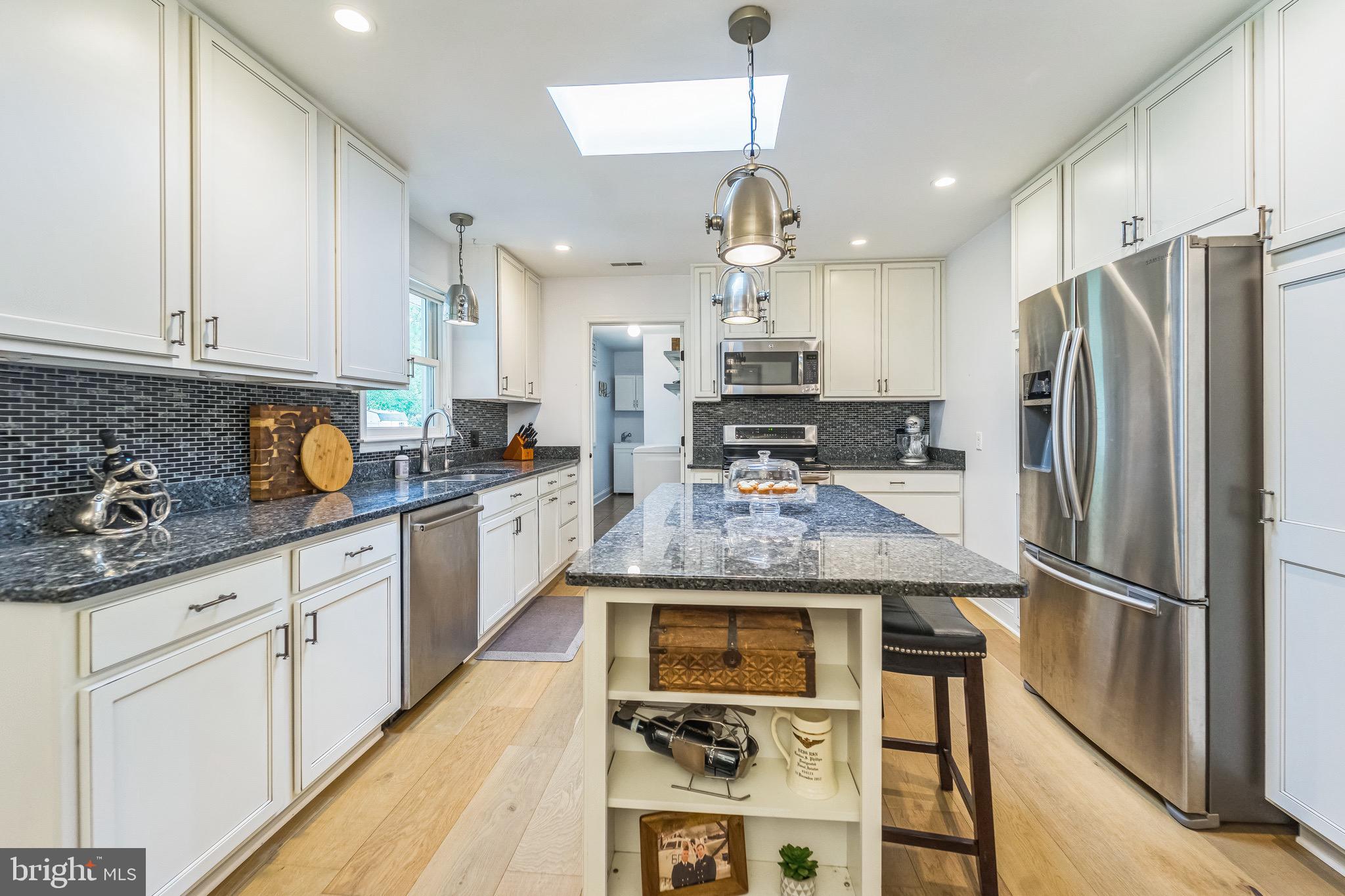 ROMANCOKE ON THE BAY - Residential