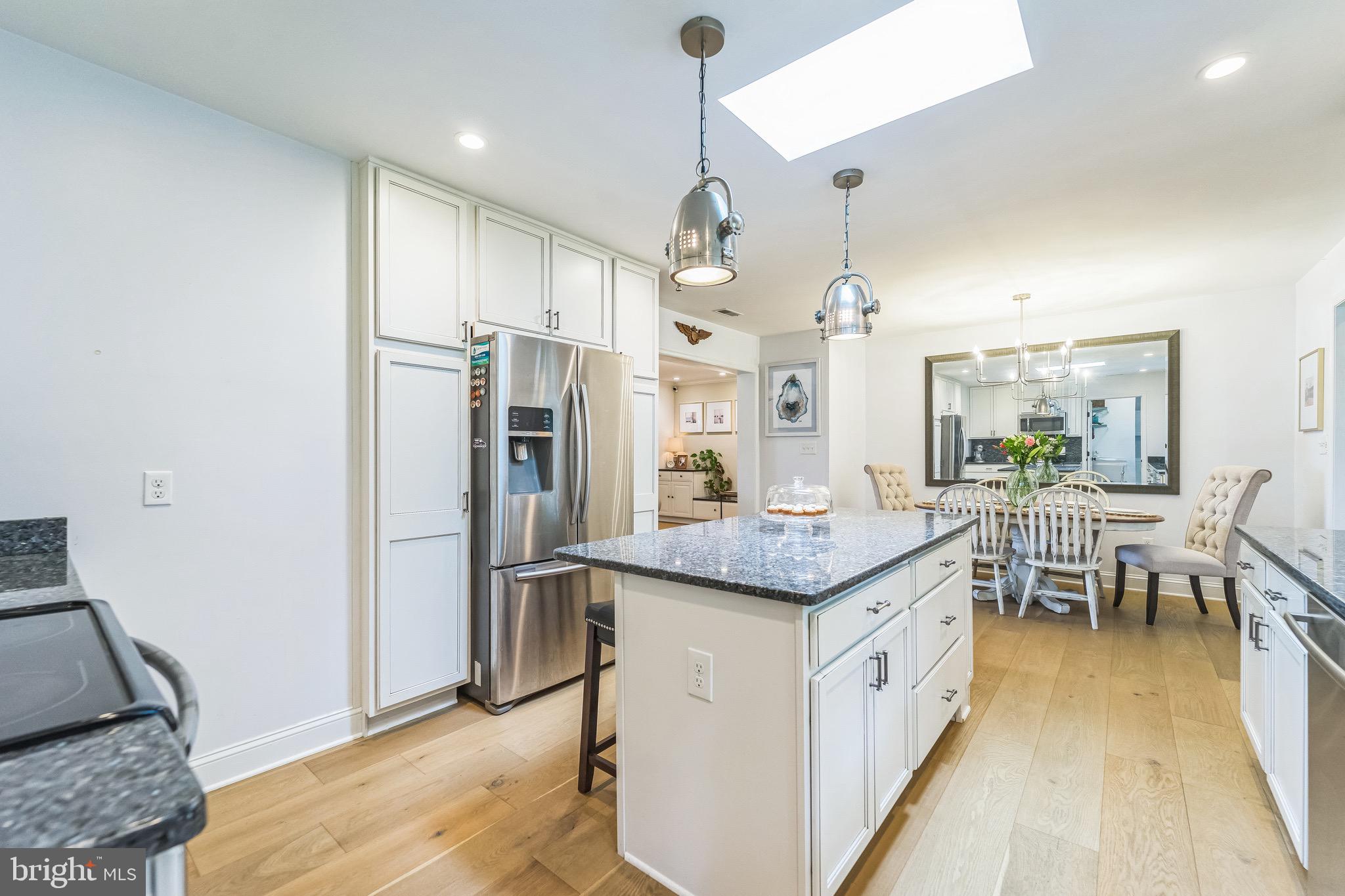 ROMANCOKE ON THE BAY - Residential