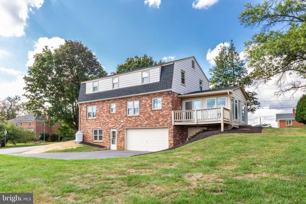 Photo of 61 Ridge Road, WESTMINSTER, MD 21157 (MLS # MDCR2030372)