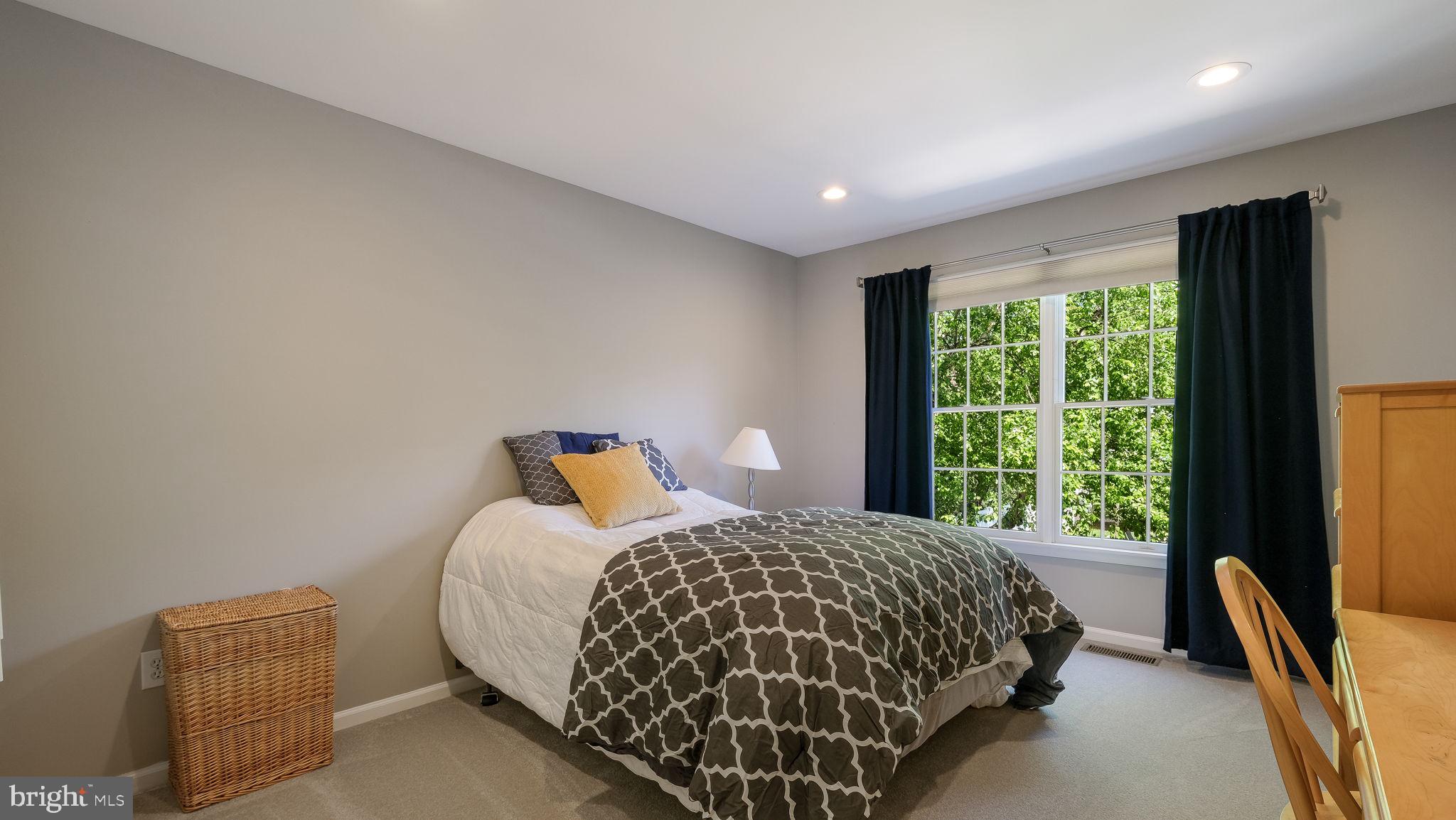 EAGLE GLENN - Residential