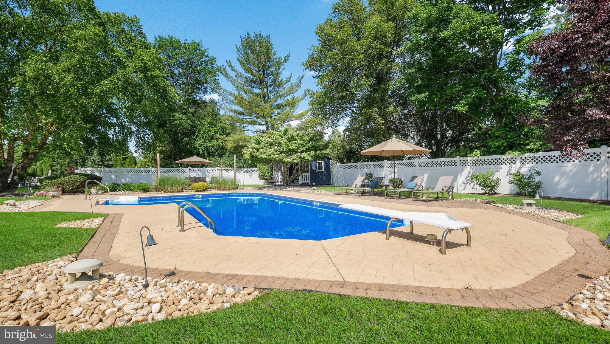 EAGLE GLENN - Residential