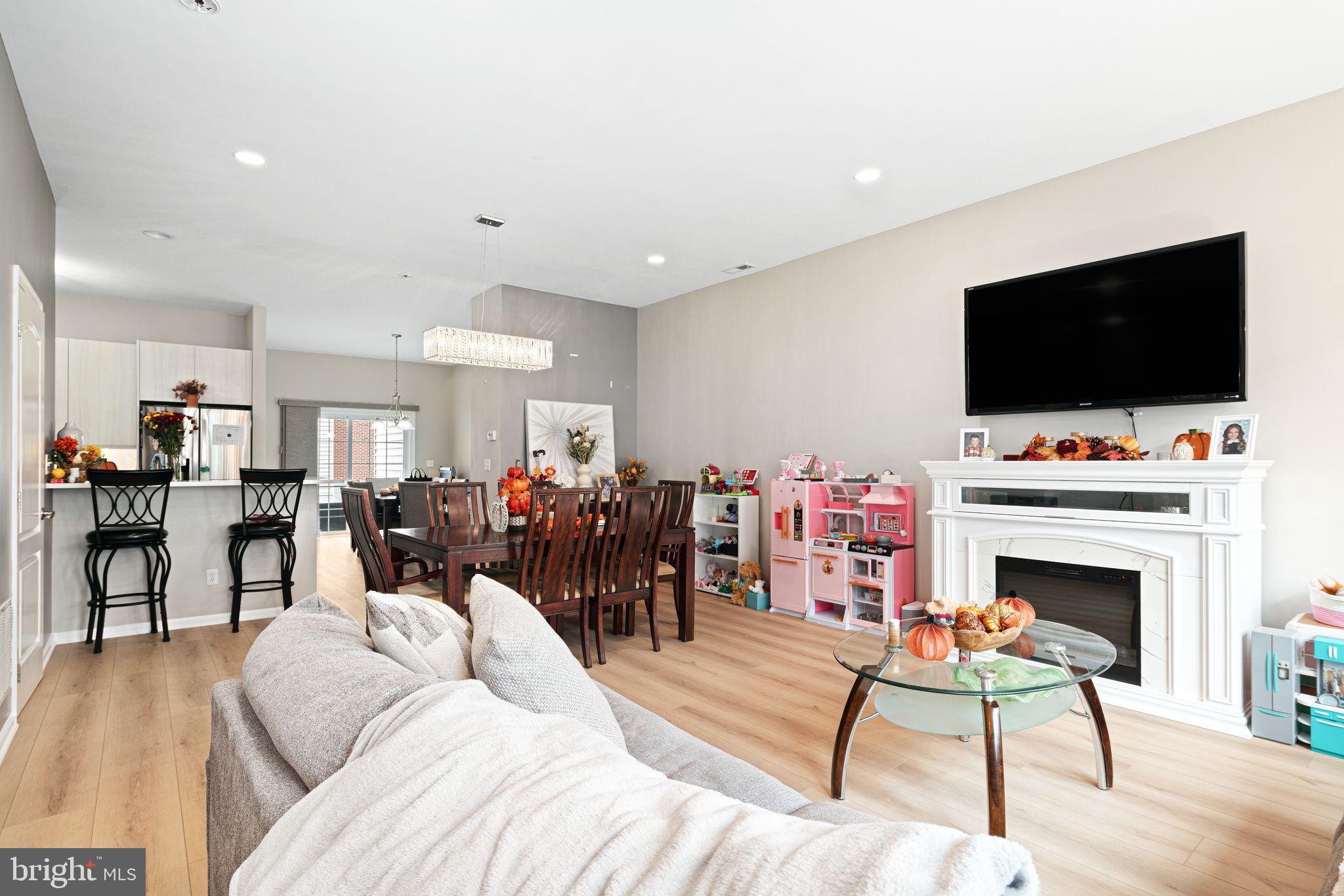 3202 PIETRO WAY