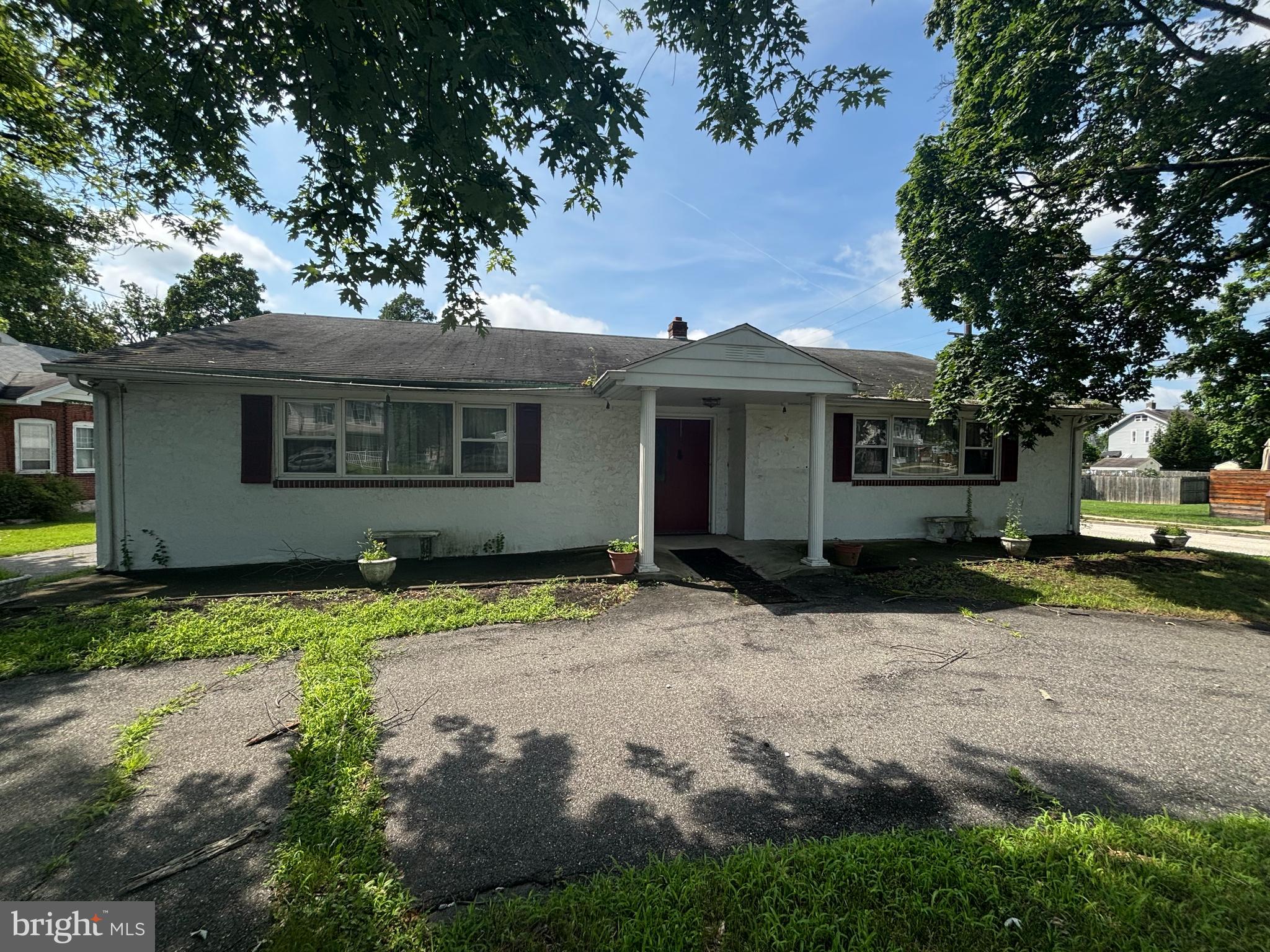 869 BEVERLY ROAD