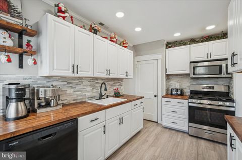 Tiny photo for 220 Sedgewood Road, SPRINGFIELD, PA 19064 (MLS # PADE2105262)