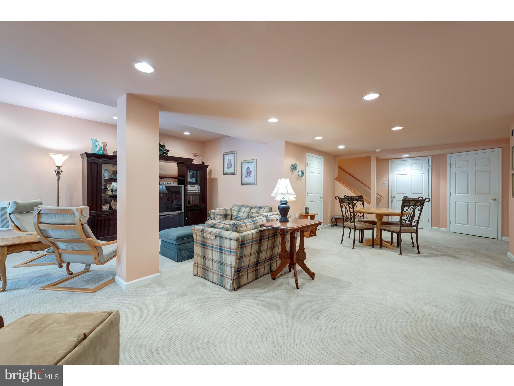 RIVERCREST - Residential