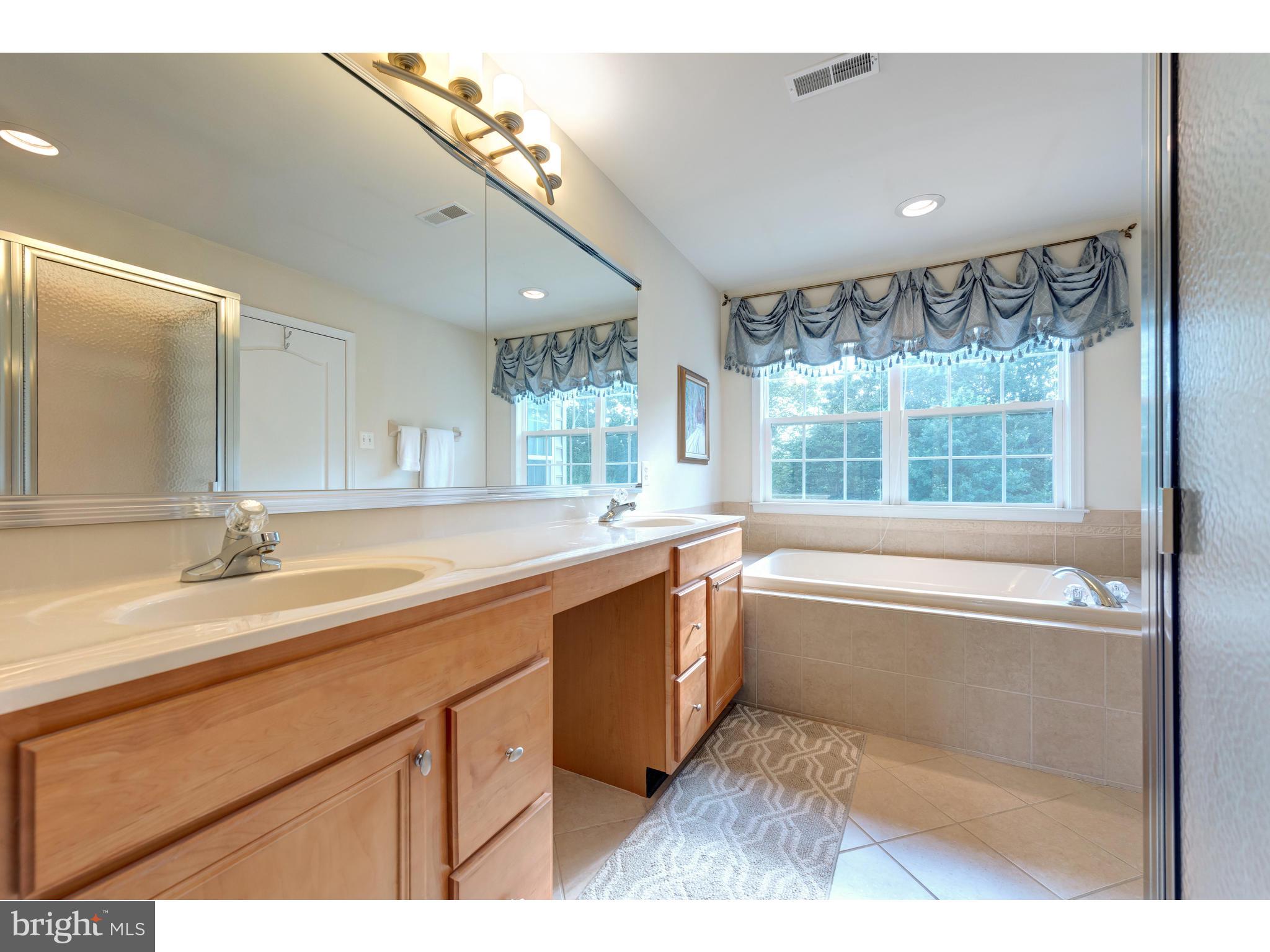 RIVERCREST - Residential