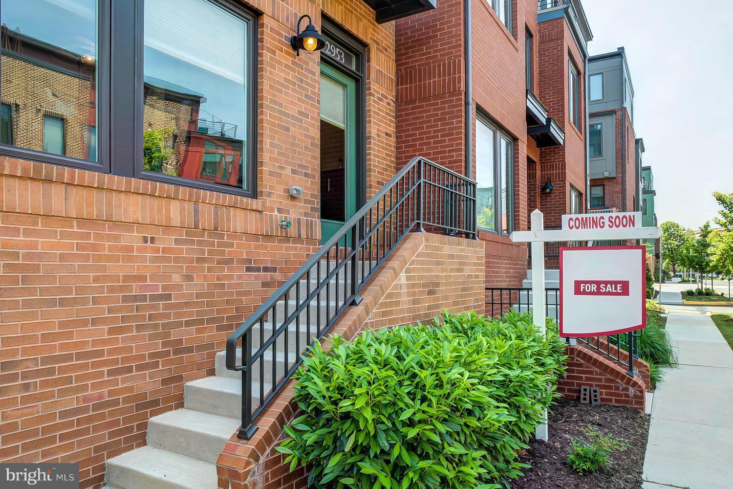 MOSAIC AT MERRIFIELD - Residential