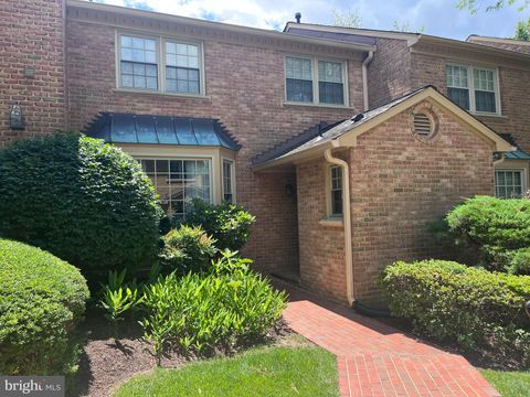 Photo of 7328 Aynsley Lane, MCLEAN, VA 22102 (MLS # VAFX2321604)