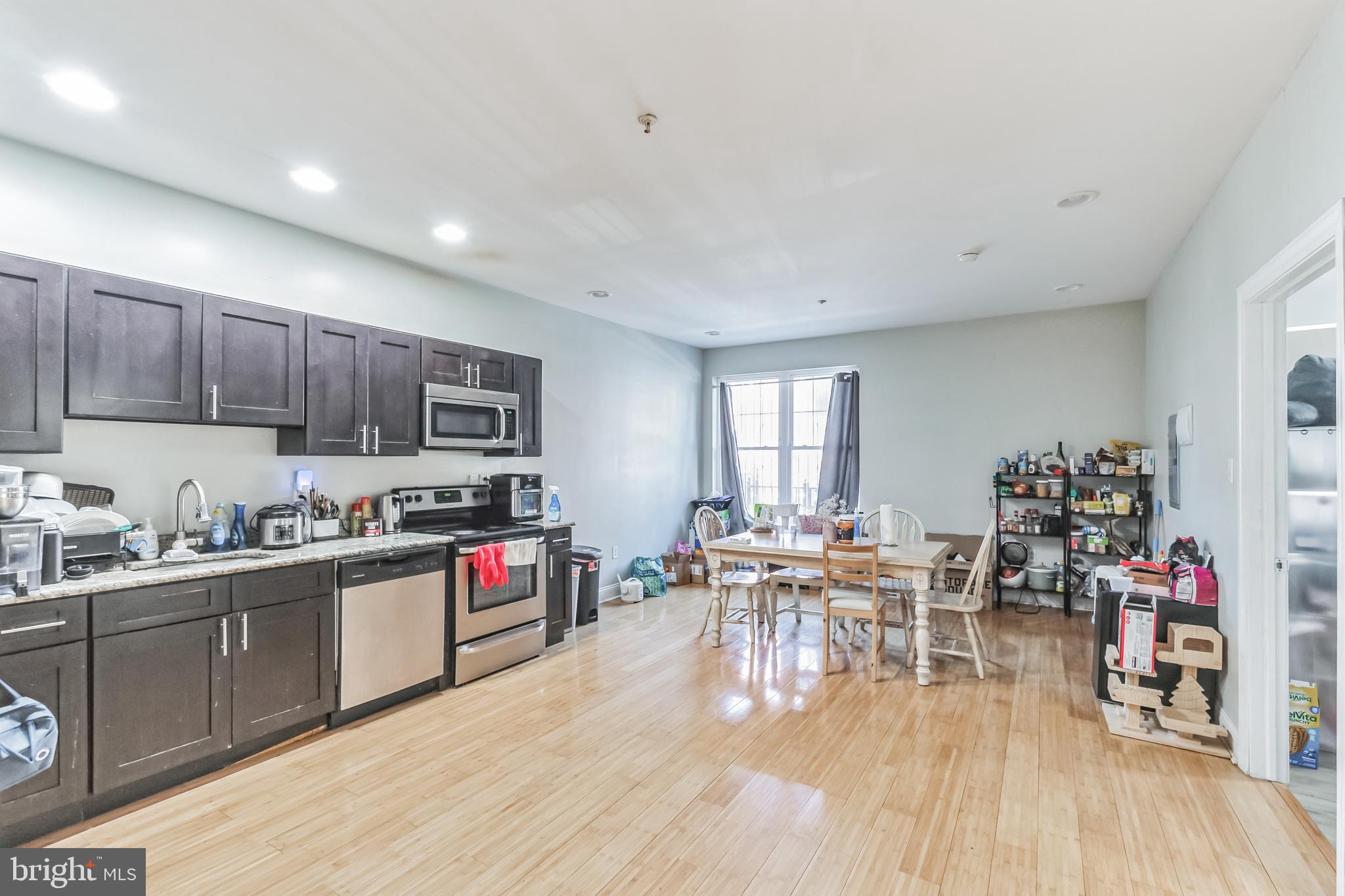 UNIVERSITY CITY - Residential Lease