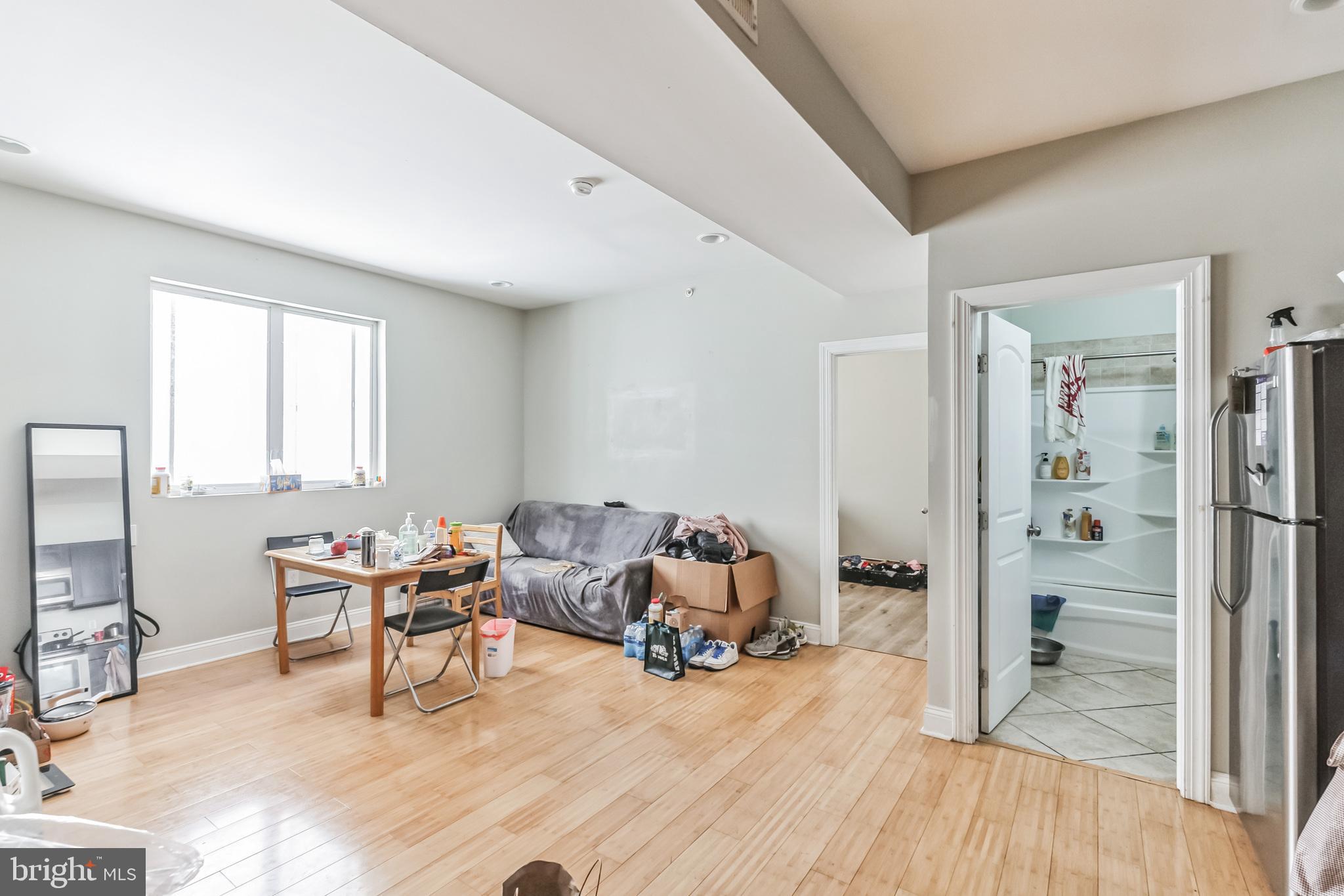 UNIVERSITY CITY - Residential Lease