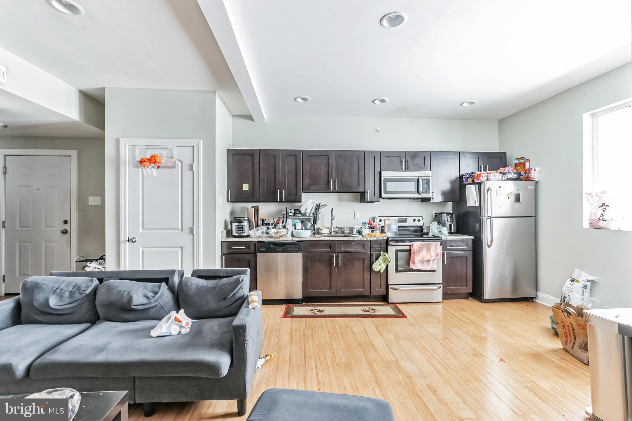 UNIVERSITY CITY - Residential Lease