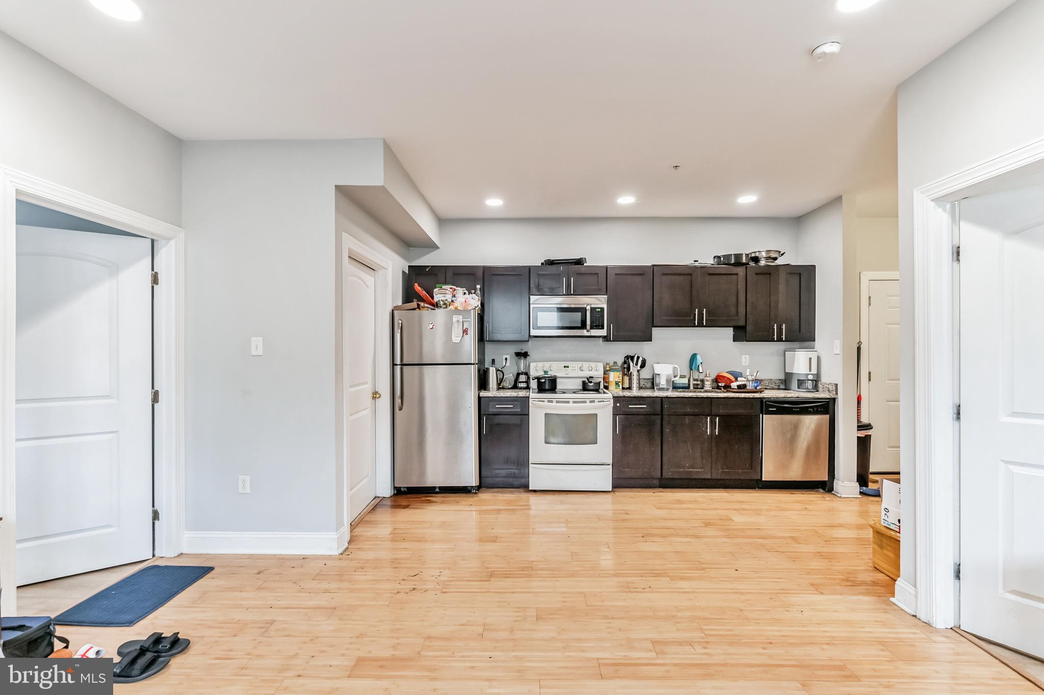 UNIVERSITY CITY - Residential Lease