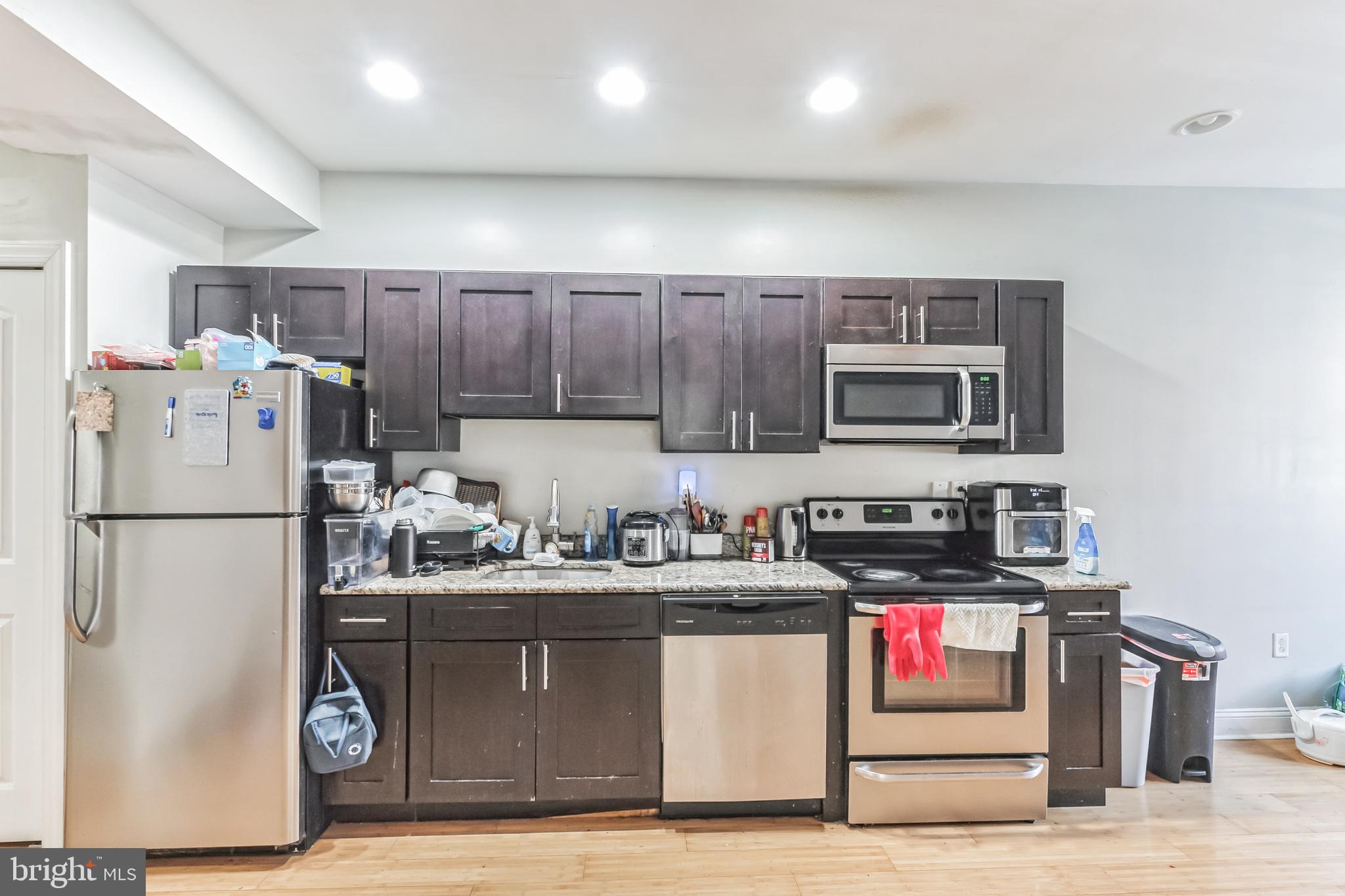 UNIVERSITY CITY - Residential Lease