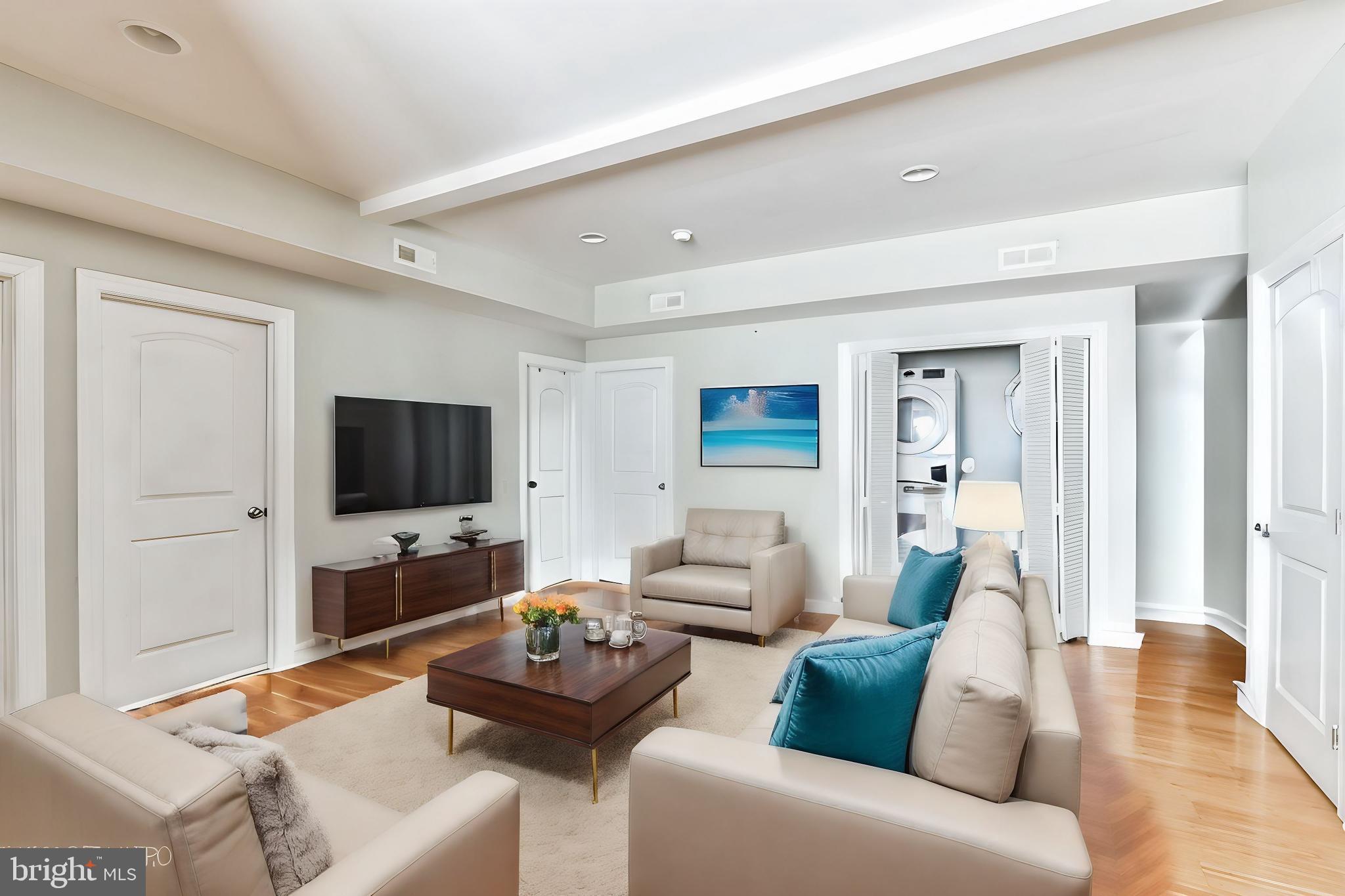 UNIVERSITY CITY - Residential Lease