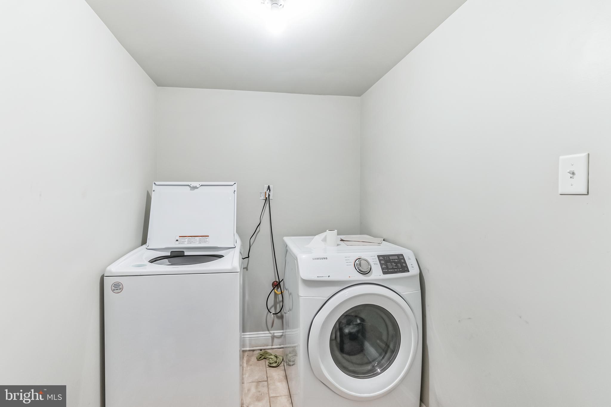 UNIVERSITY CITY - Residential Lease