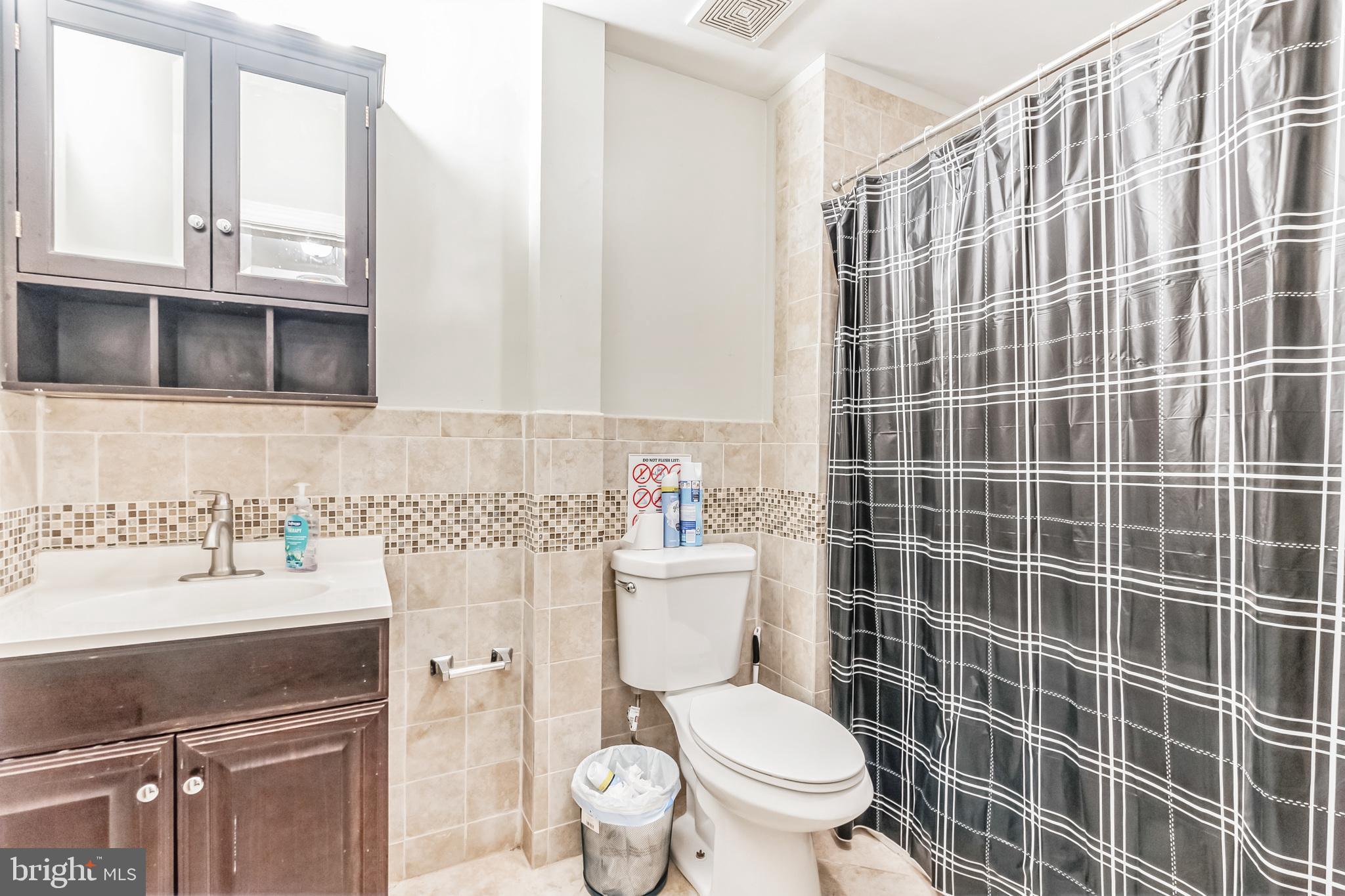 UNIVERSITY CITY - Residential Lease