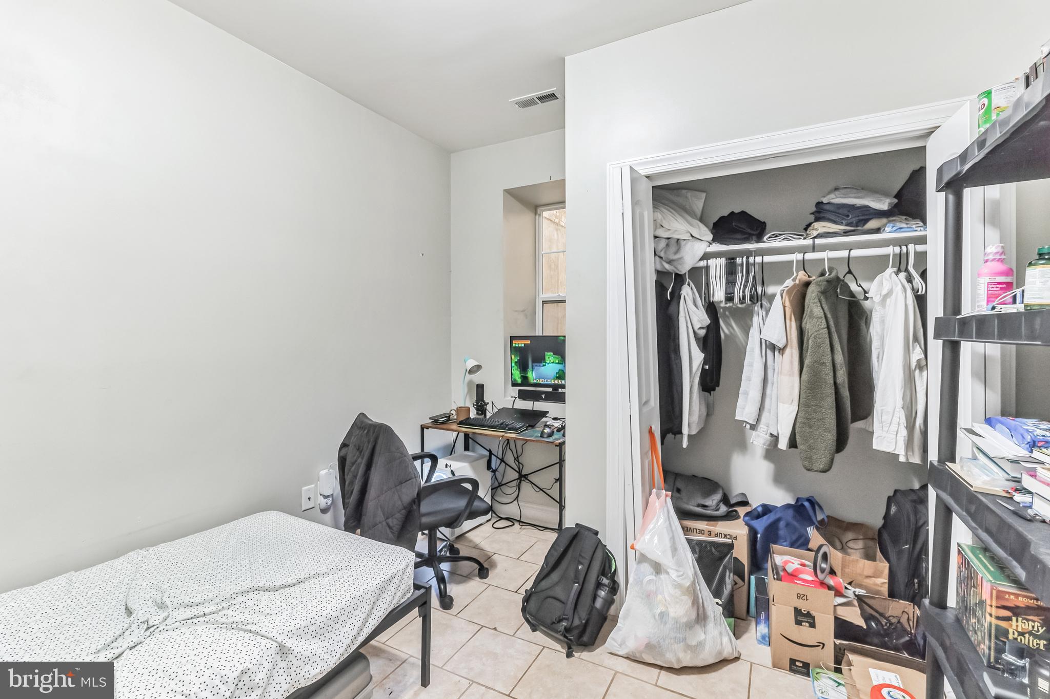 UNIVERSITY CITY - Residential Lease