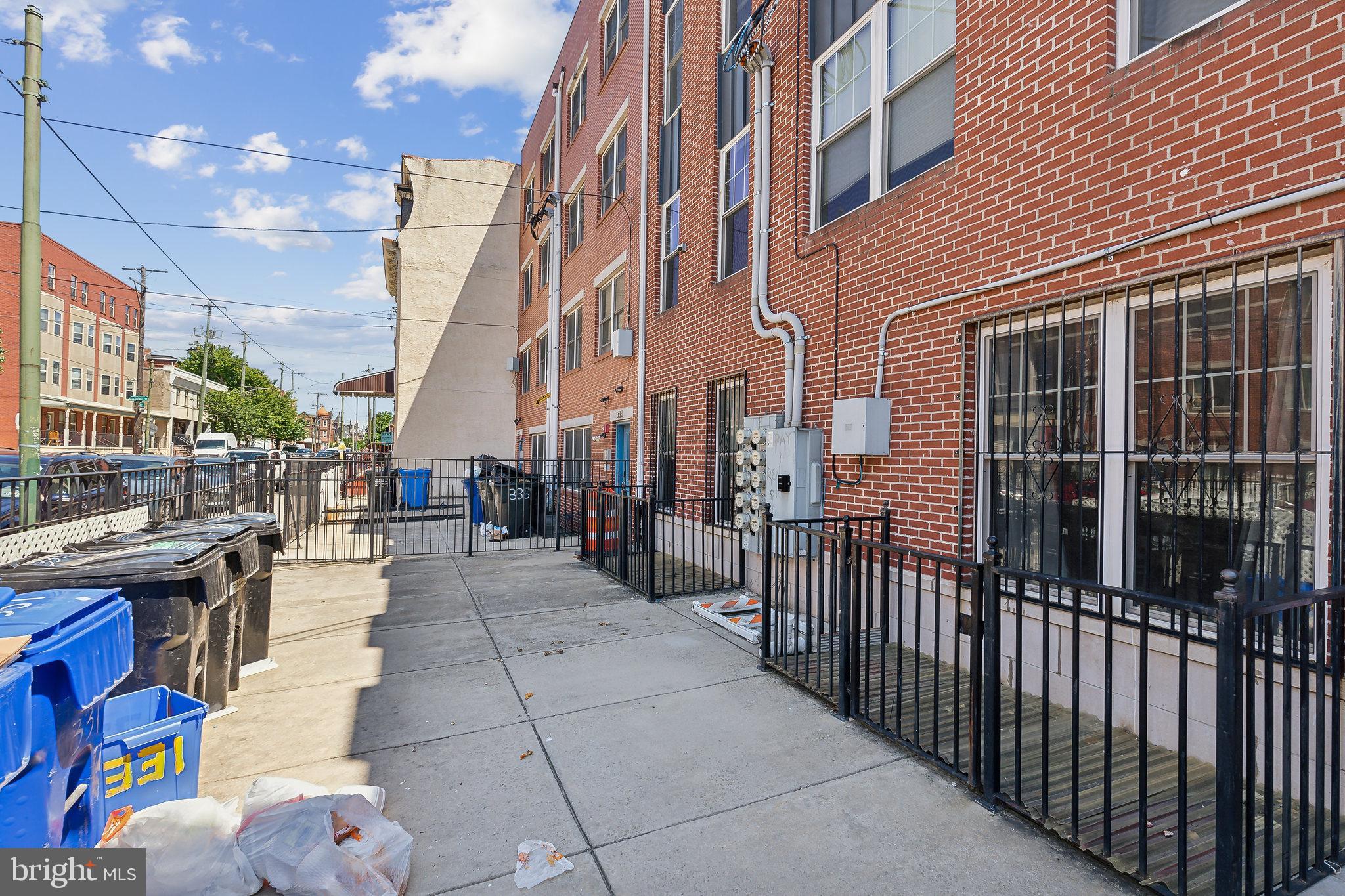 UNIVERSITY CITY - Residential Lease