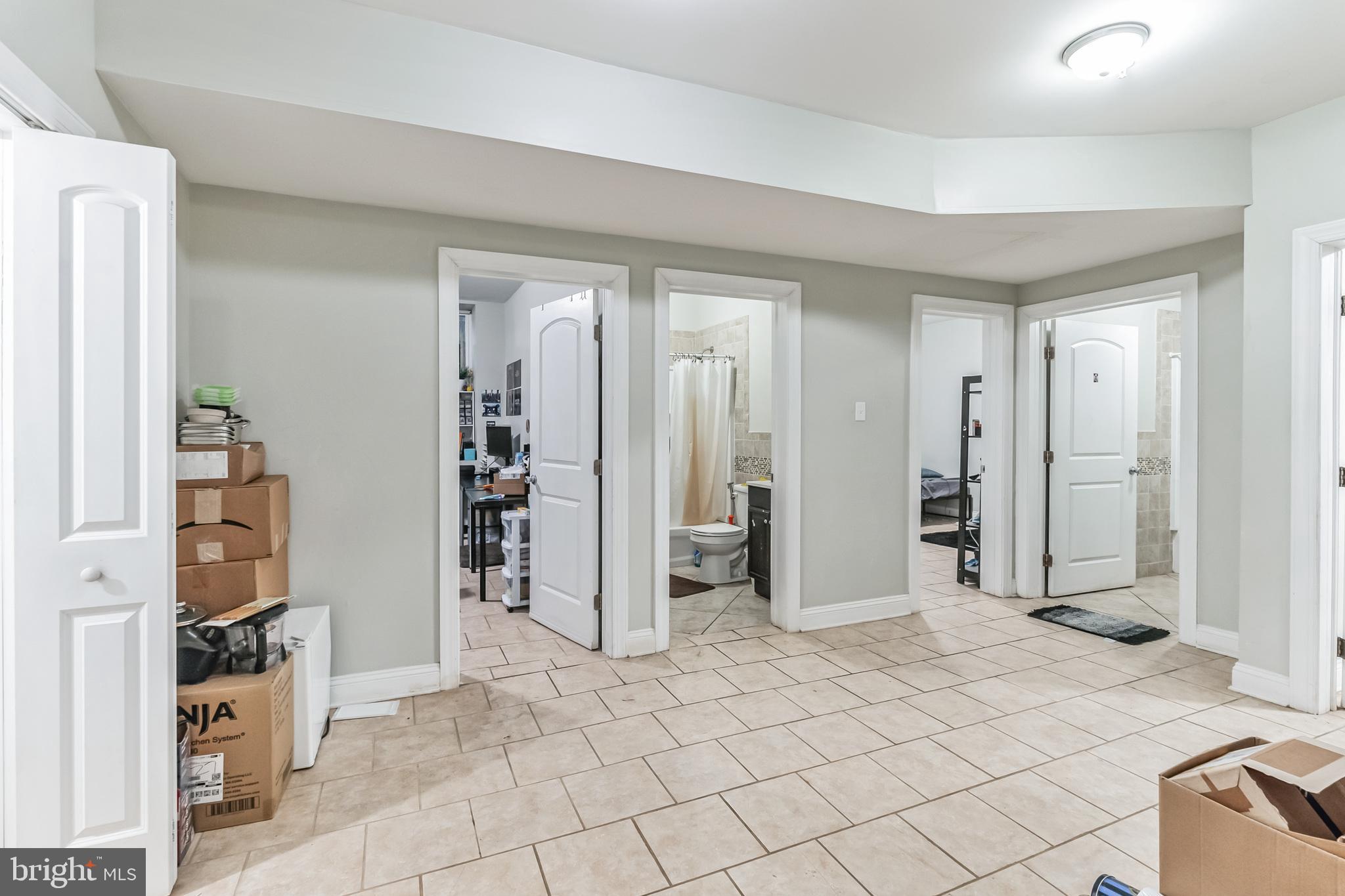 UNIVERSITY CITY - Residential Lease